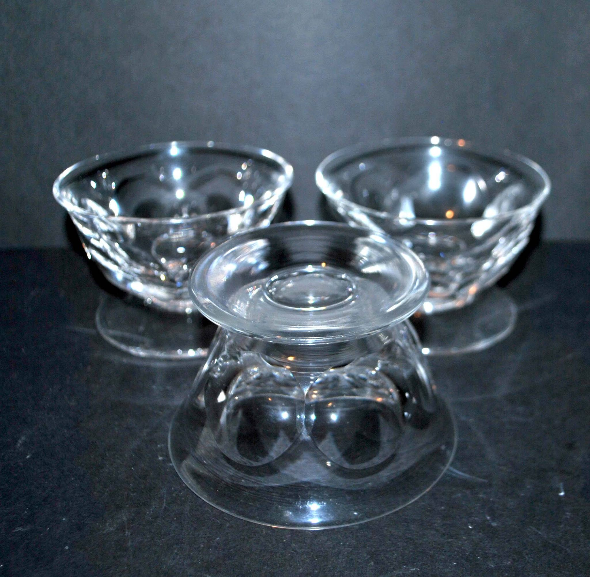 Set of 3 old champagne glasses in cut crystal with flat ribs Saint Louis? Béarn Talleyrand