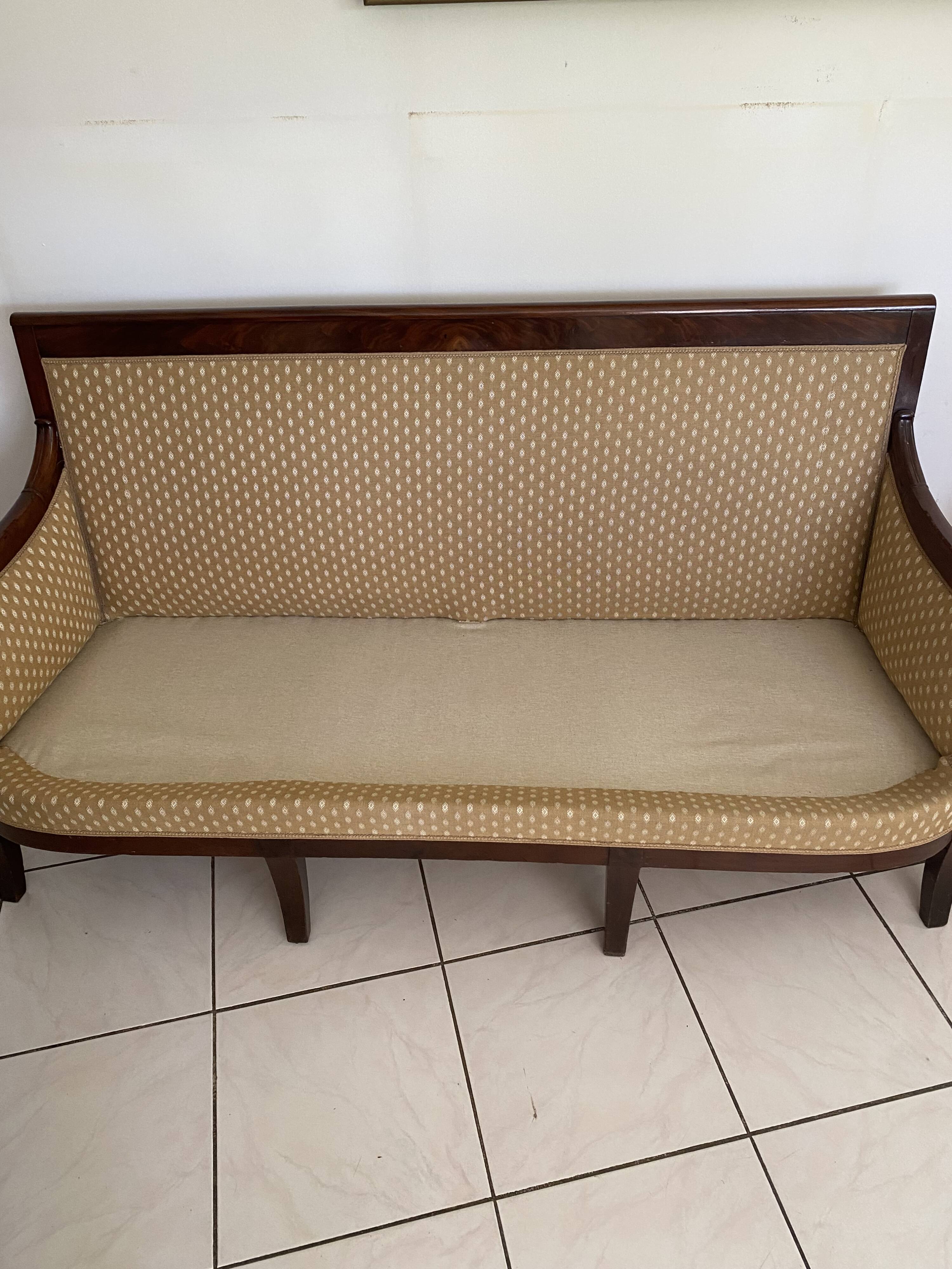 Early 19th century varnished mahogany sofa