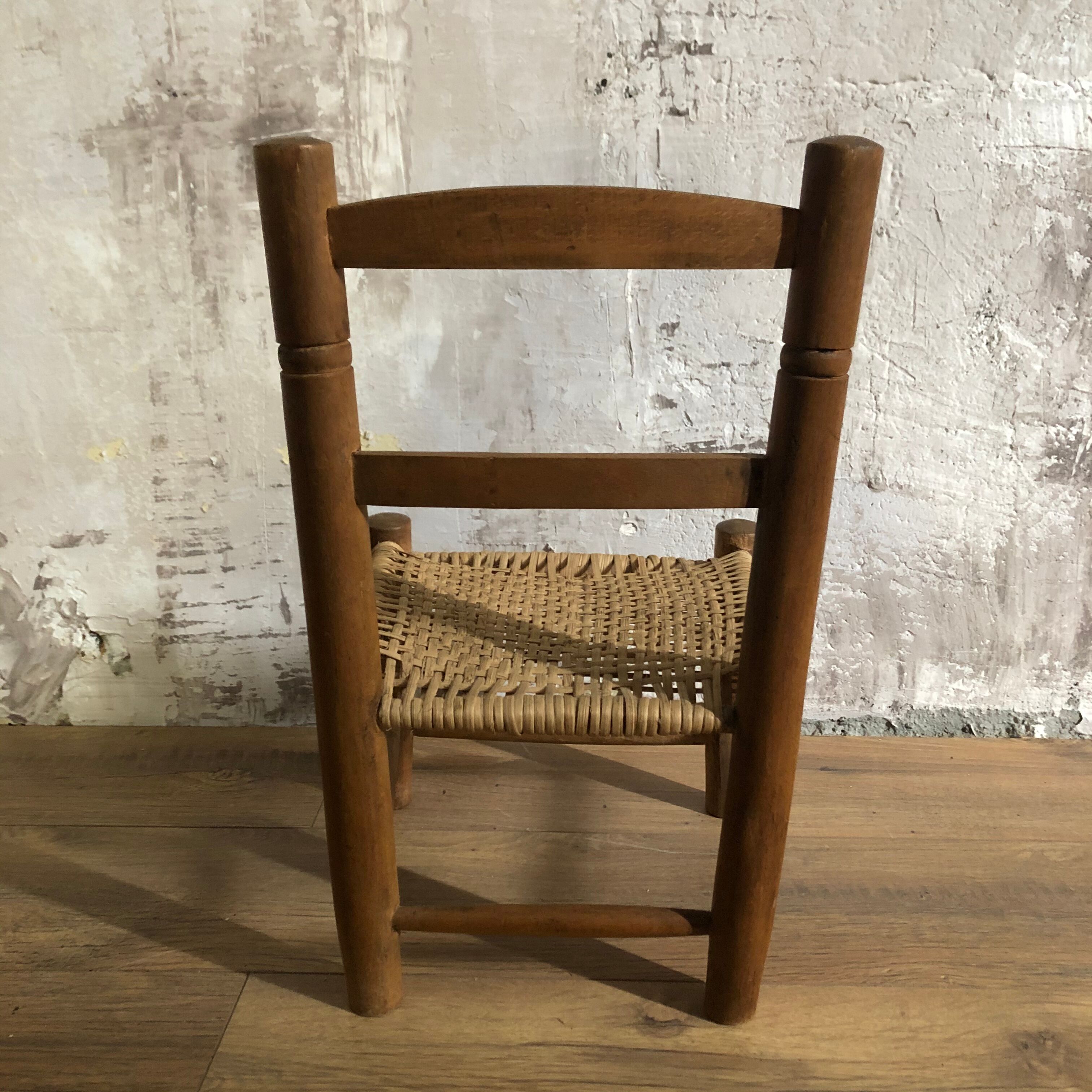 Small vintage children's chair - wood and rattan sluice