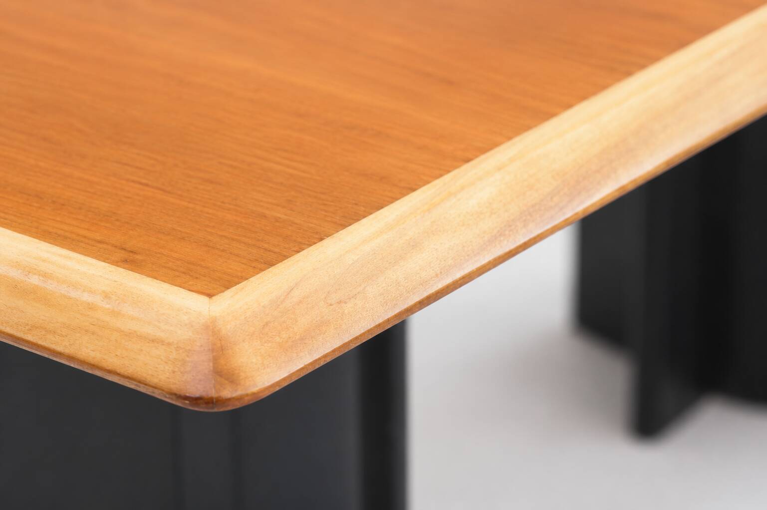 1990’s Vintage design dining table