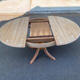 Extendable round dining table with central leg, renovated in raw wood, 150cm