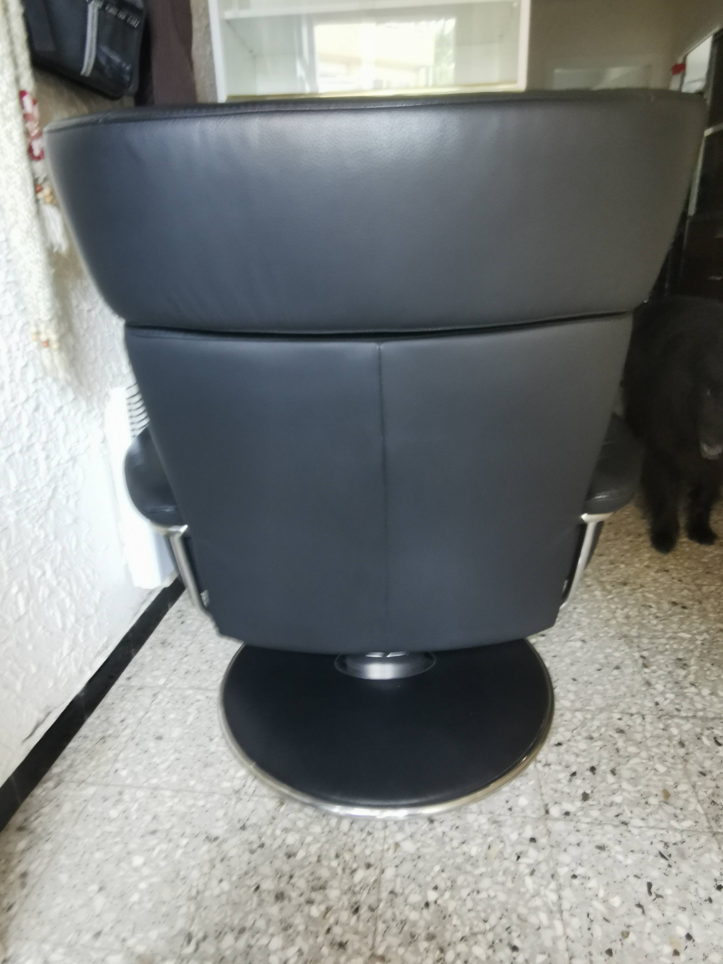 Stressless chair ekorness jazz grained leather and his foot rests