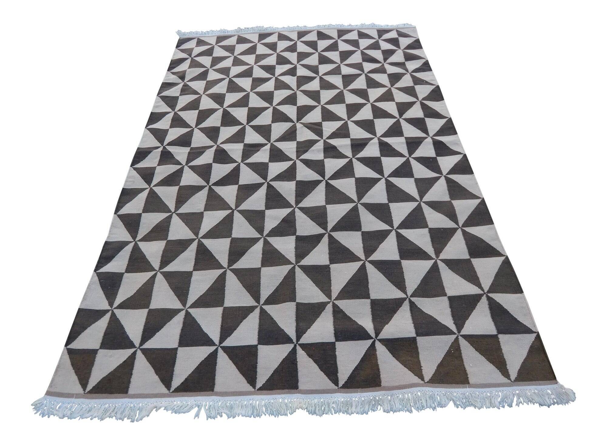 Vintage Turkish kilim, handwoven, 135x202 cm.