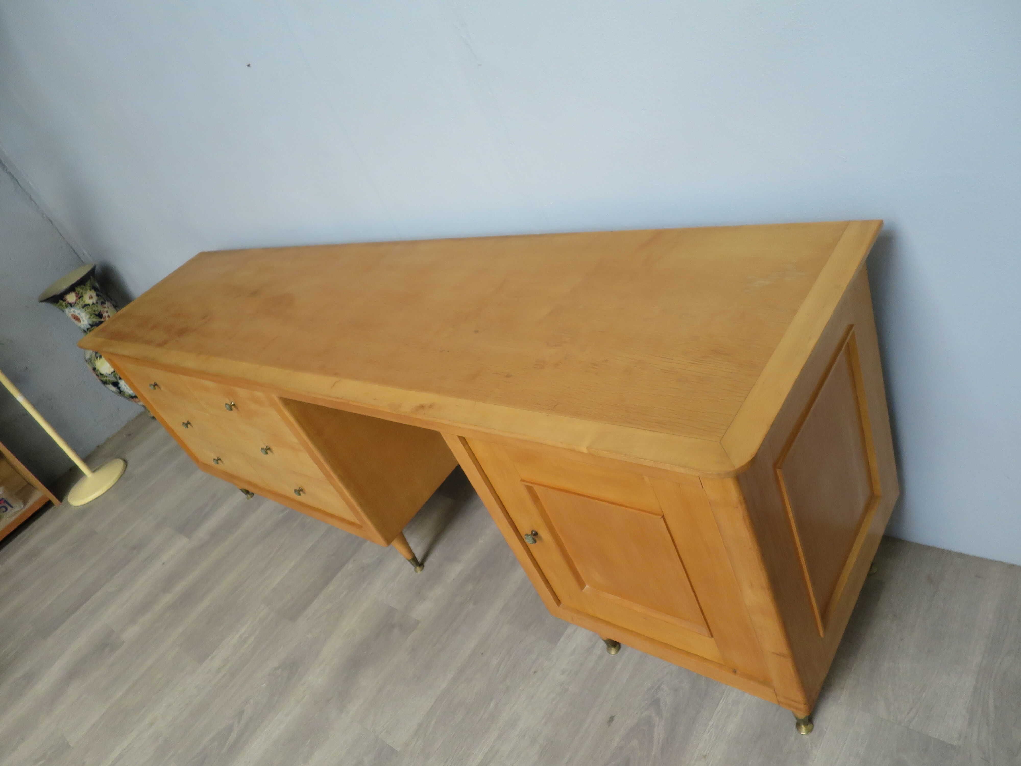 Office dresser year 70s