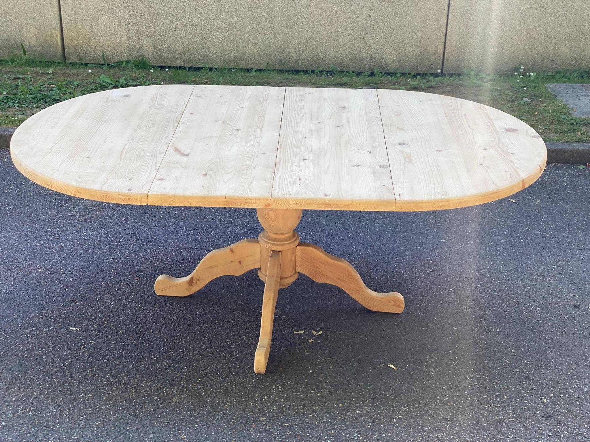 Table à manger ronde extensible pied central rénovée en bois massif 200cm