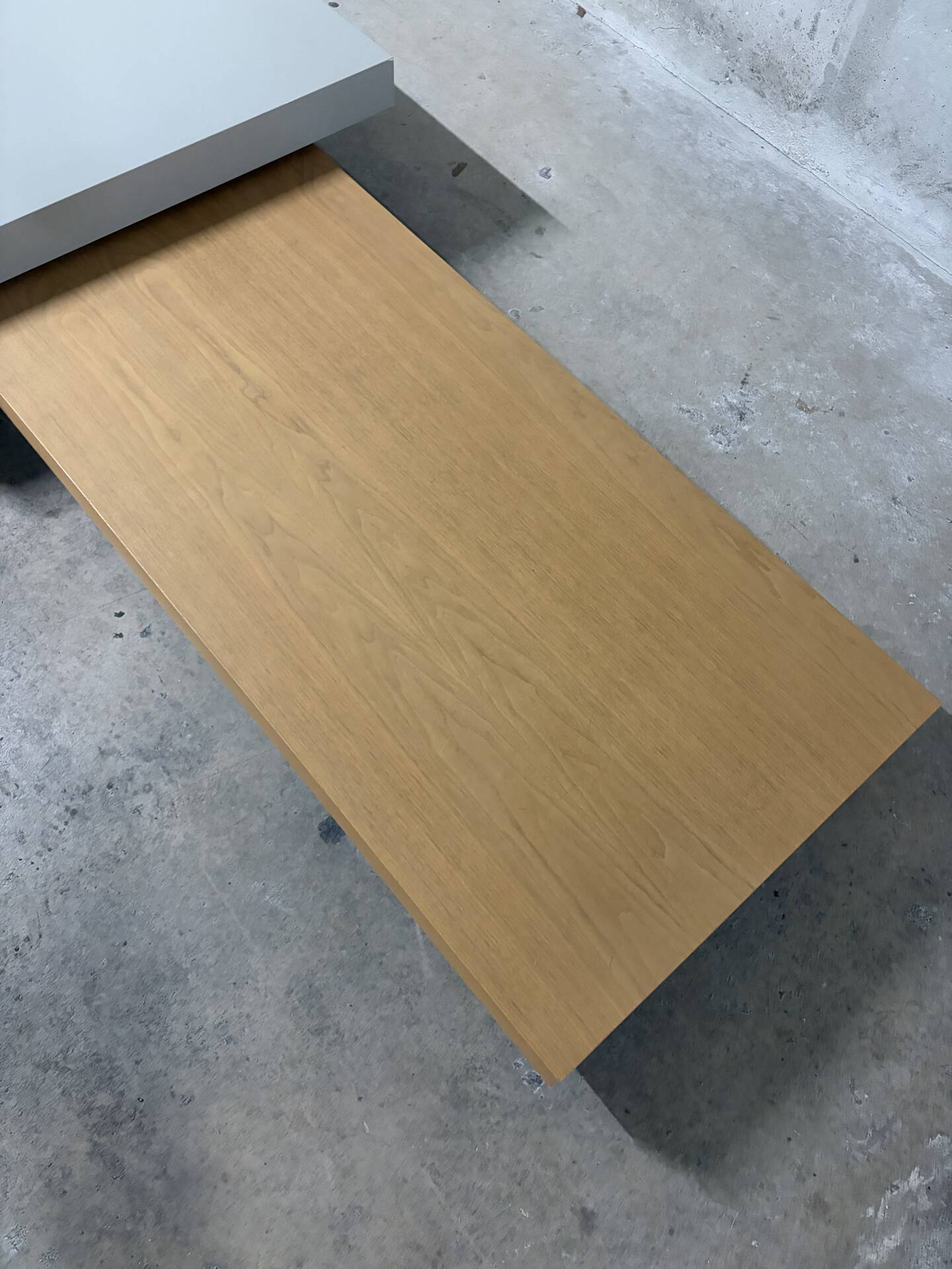 Jeu de 2 tables basses design Molteni&C, bois clair et laqué gris p