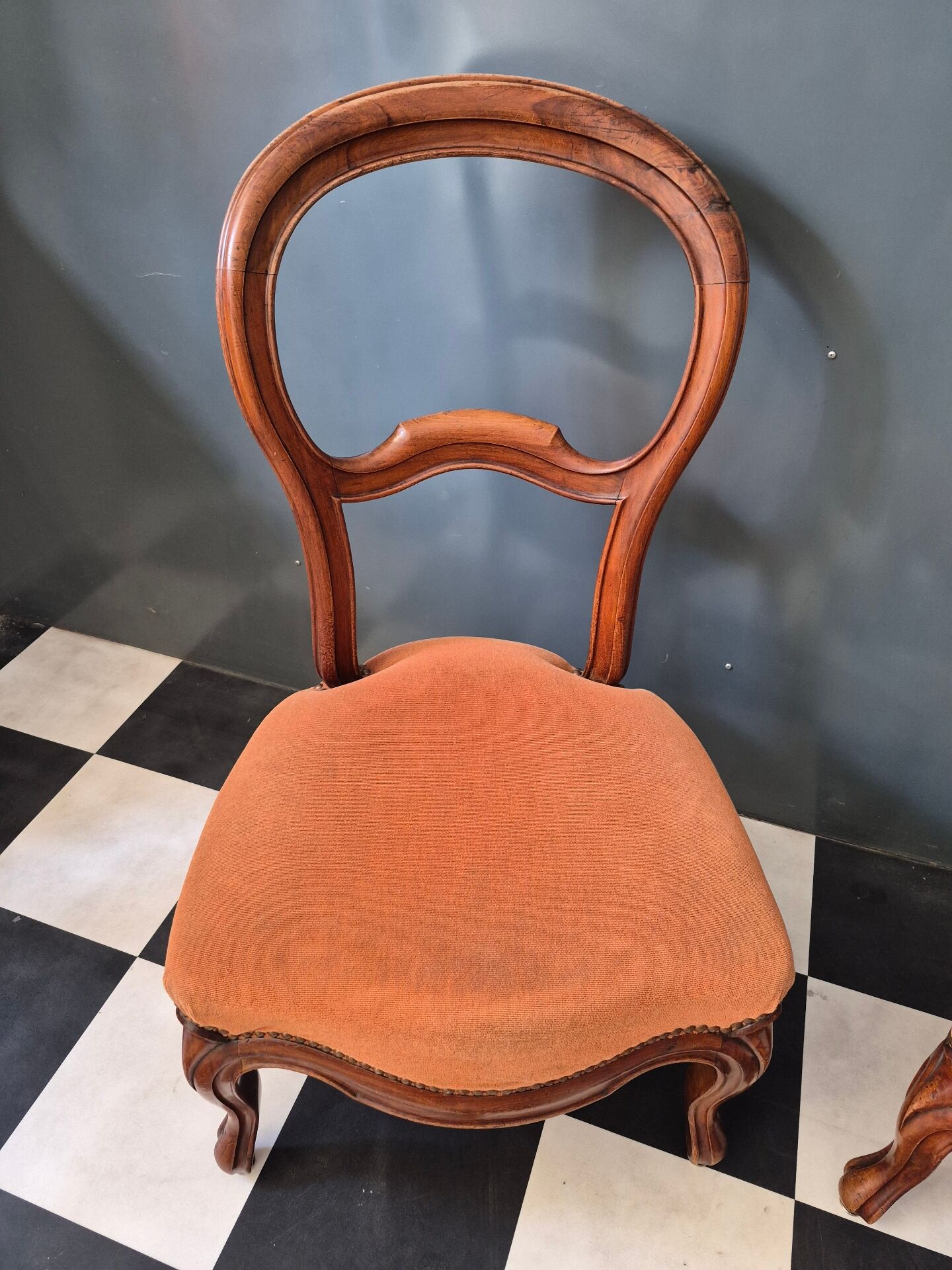 Paire de chaises basses chauffeuses style Louis Philippe