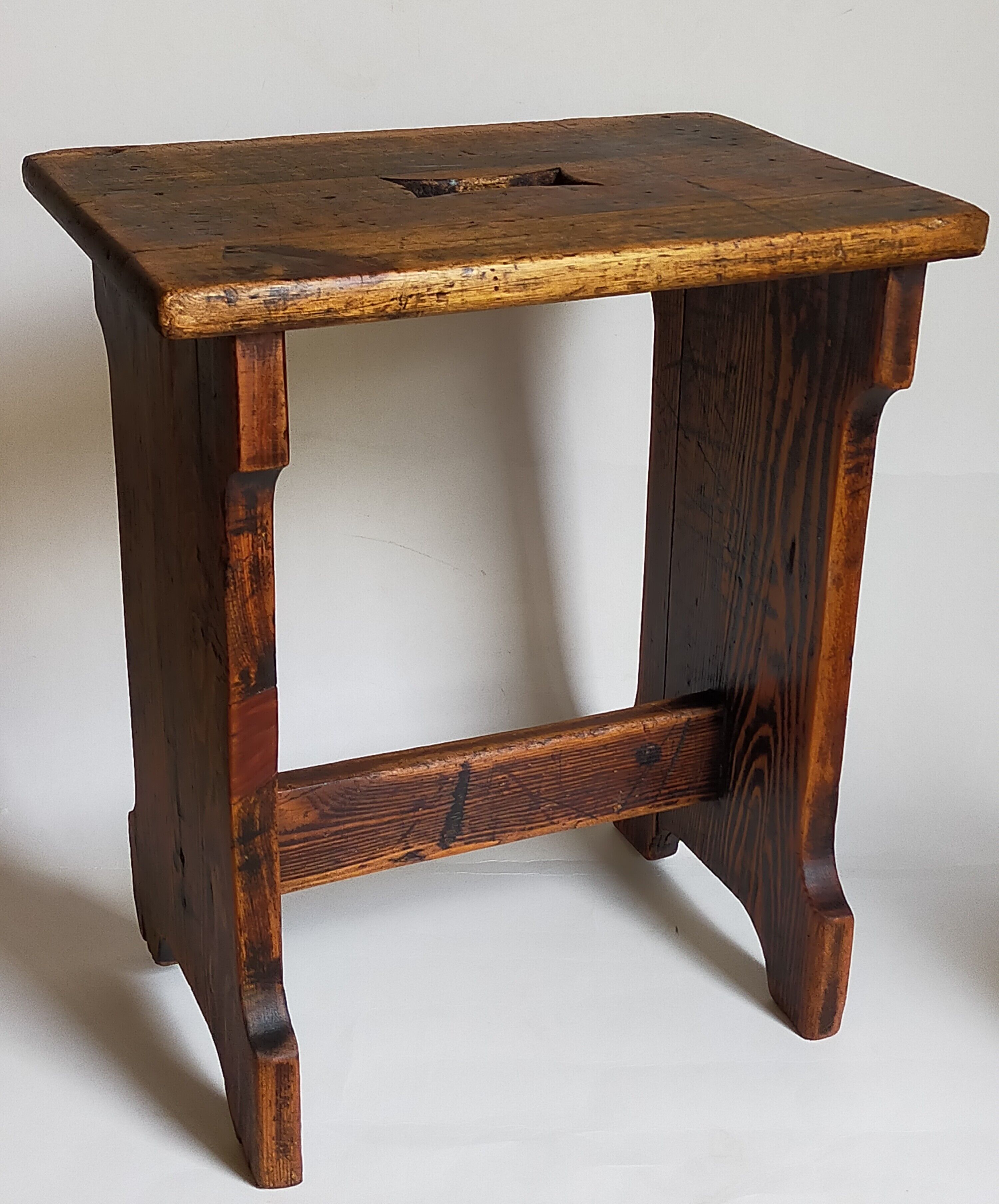 Stool of auxiliary Art-popular in old solid wood