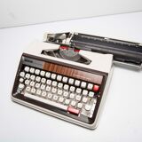 Brother Deluxe 1350 revised typewrite 1971