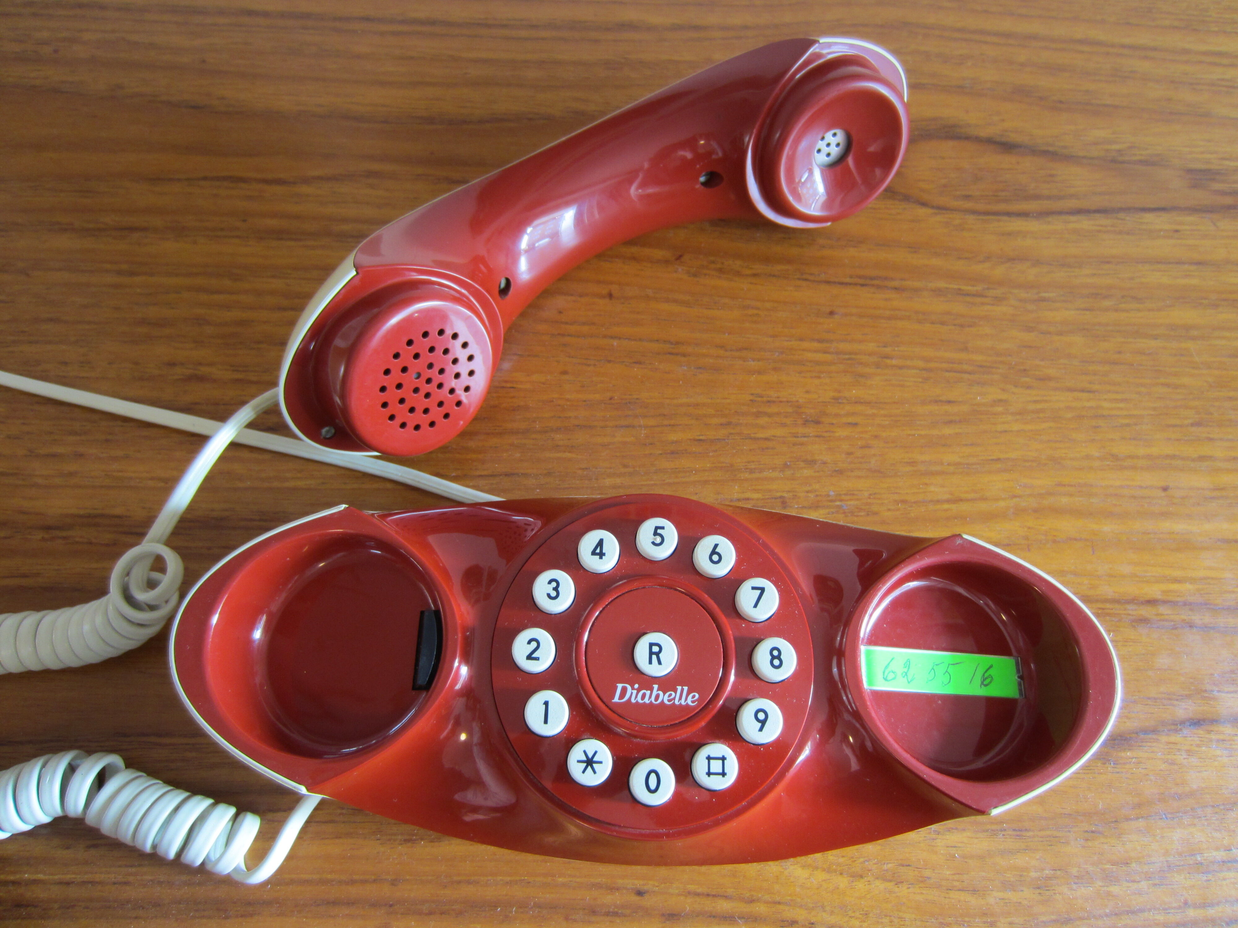 Diabelle Genie phone