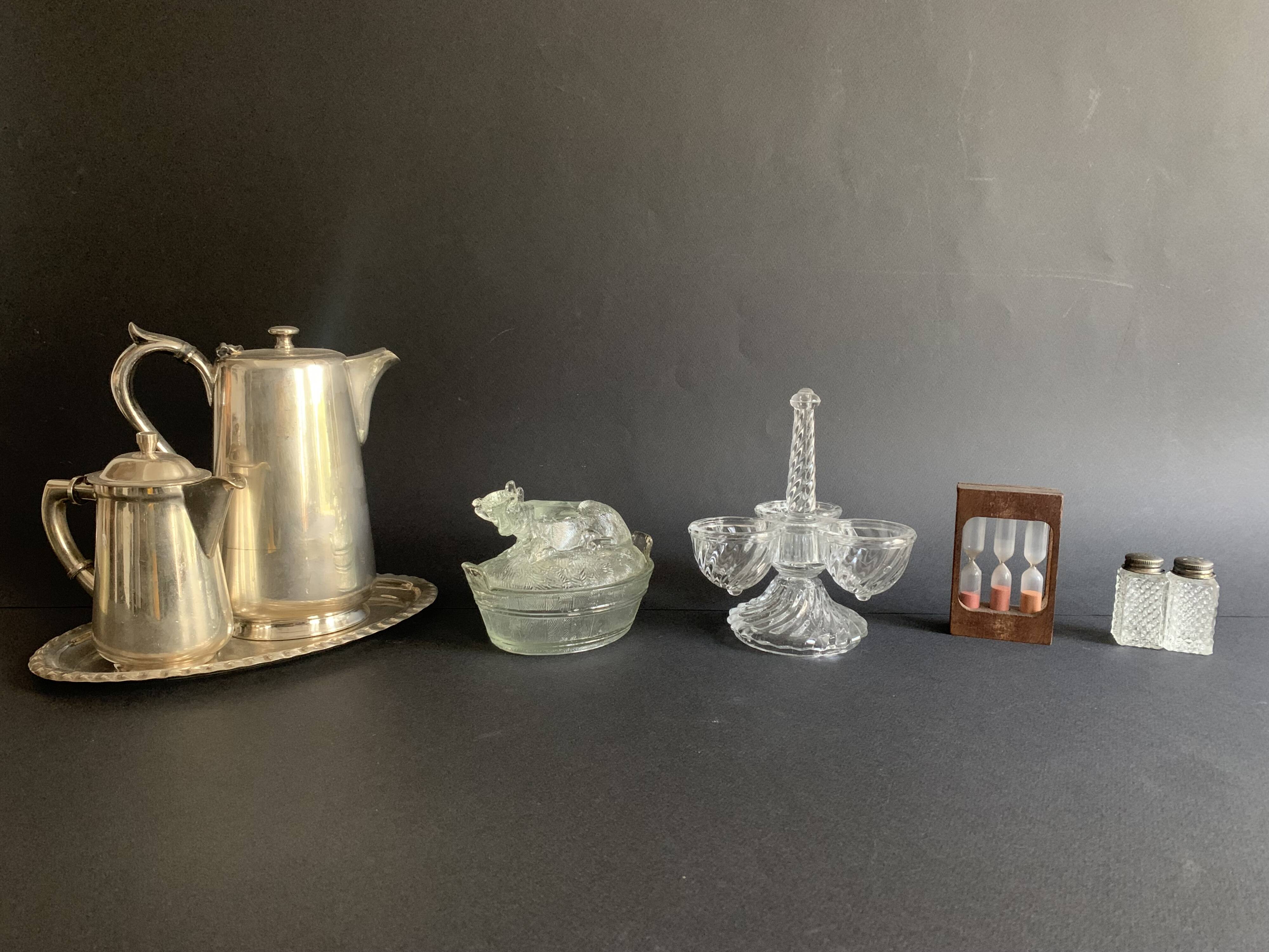 Salière et poivrières en verre pointe de diamant des années 60