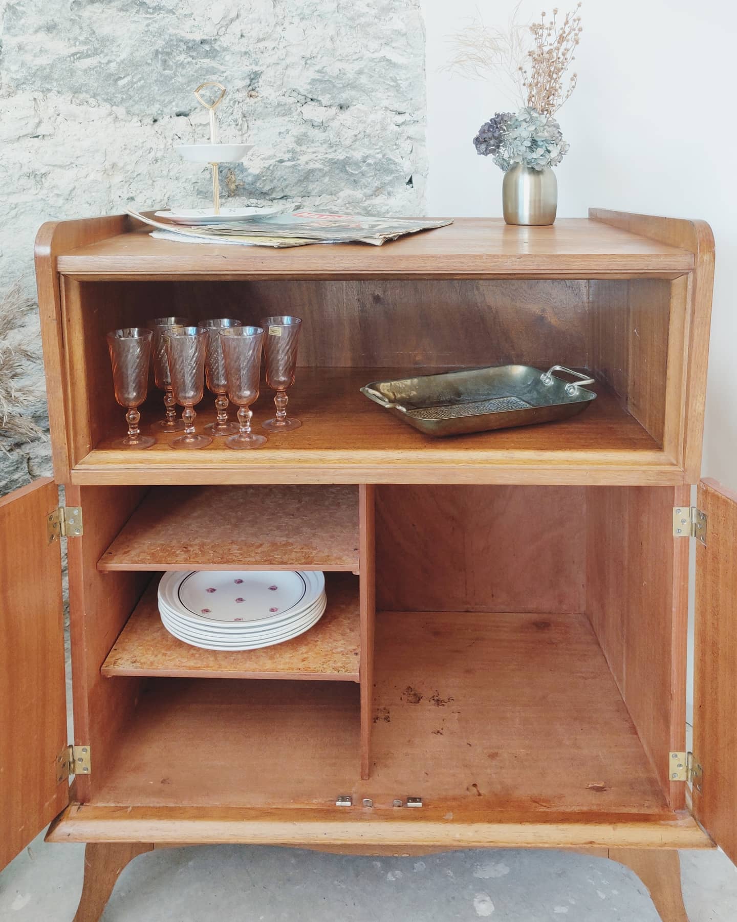 Vintage buffet veneer oak