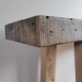 Artisanal workshop in solid wood