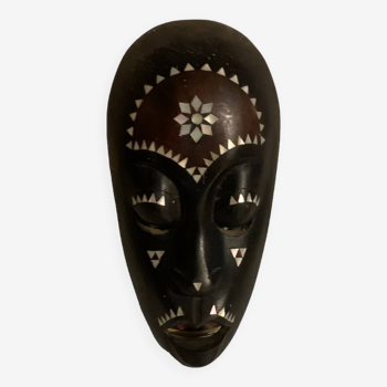 Masque Afrique en bois coquillage incrustés Côte Ivoire Baoulé art africain 1989 vintage ancien