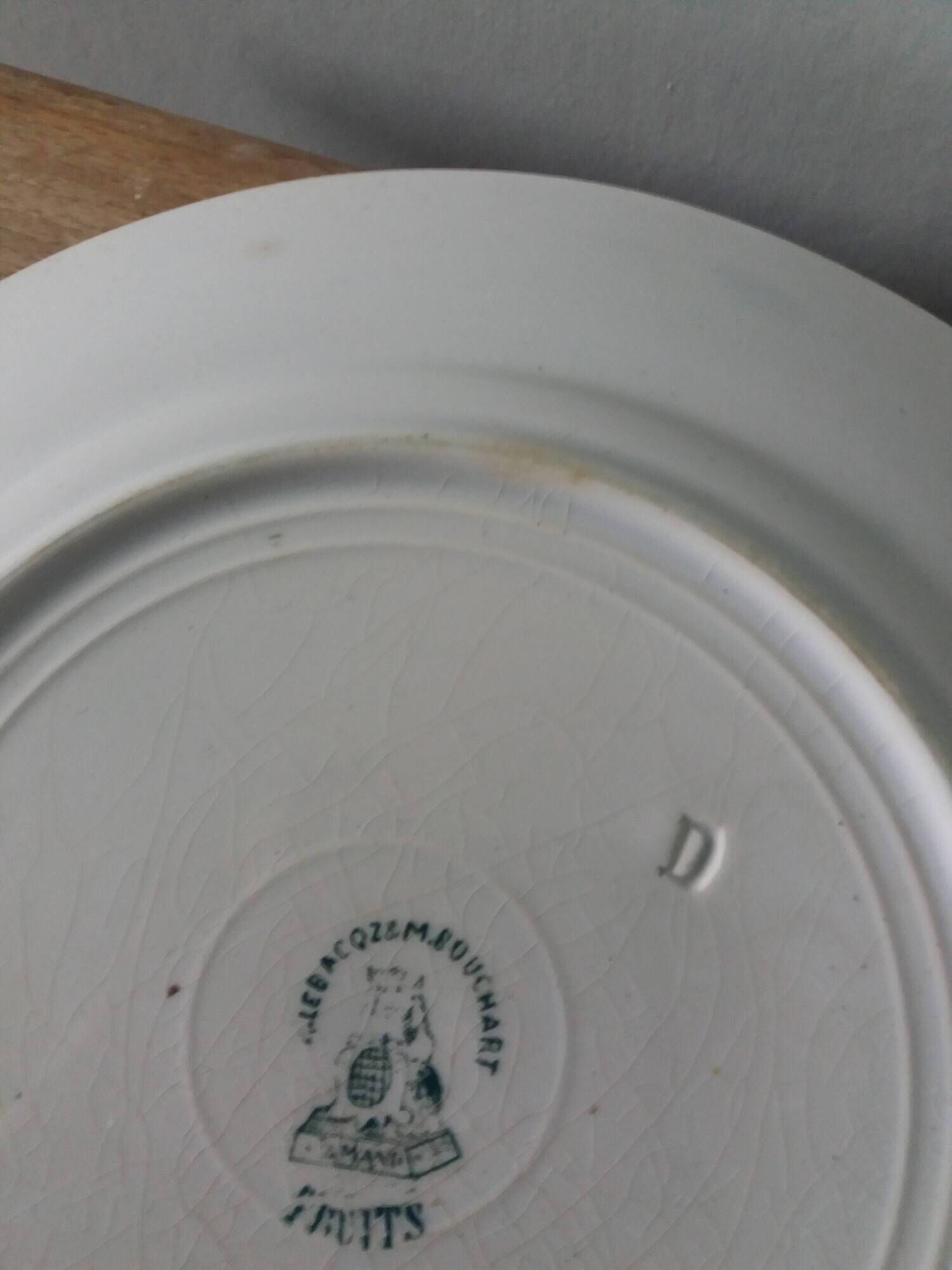 Set of 2 Lebacqz and Bouchart Saint Amand plates, early 20th century