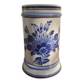 Delft earthenware pot