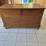 Late 19th century oak laundry chest