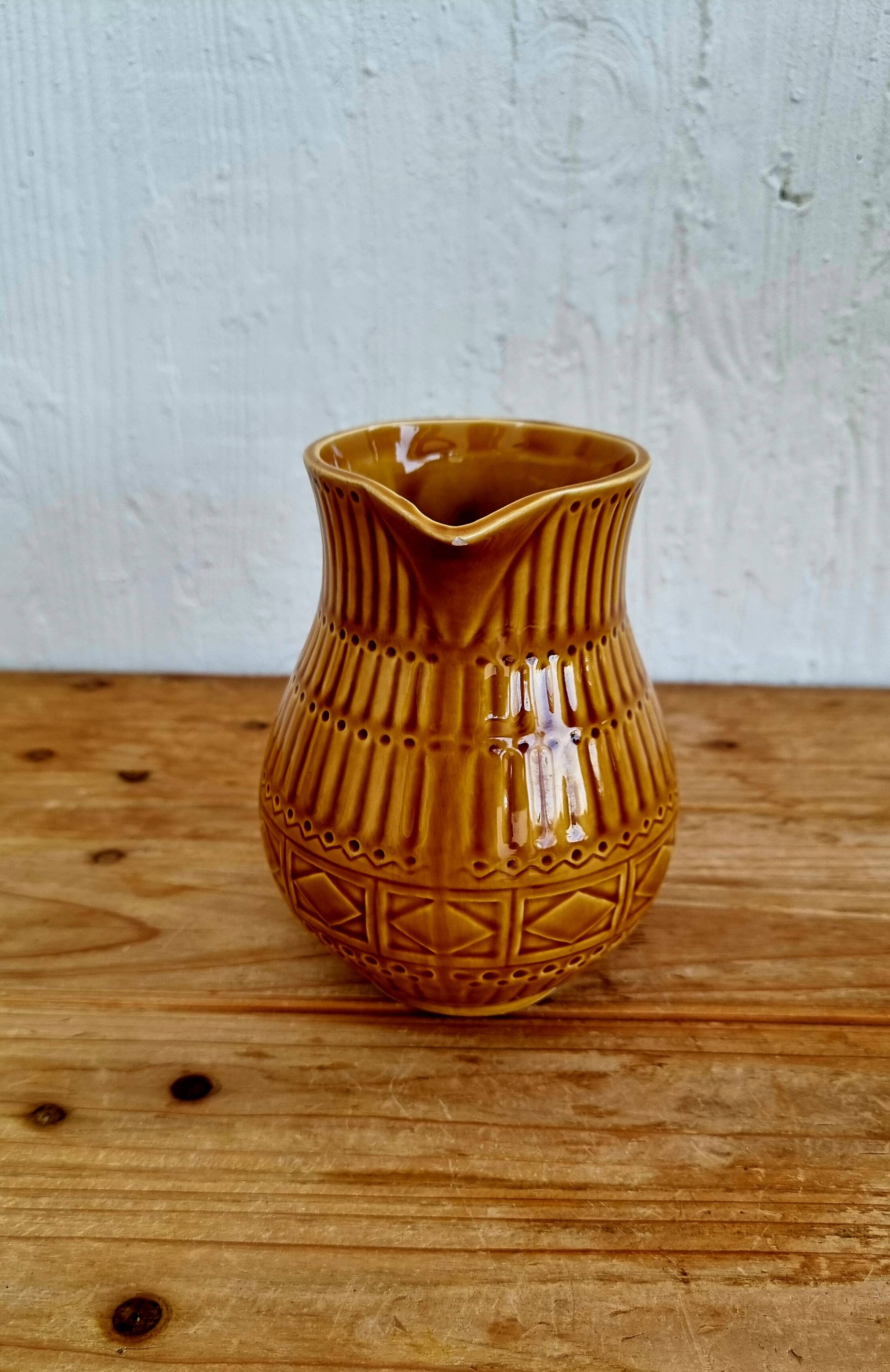 Vintage ceramic pitcher in honey color, model 7314