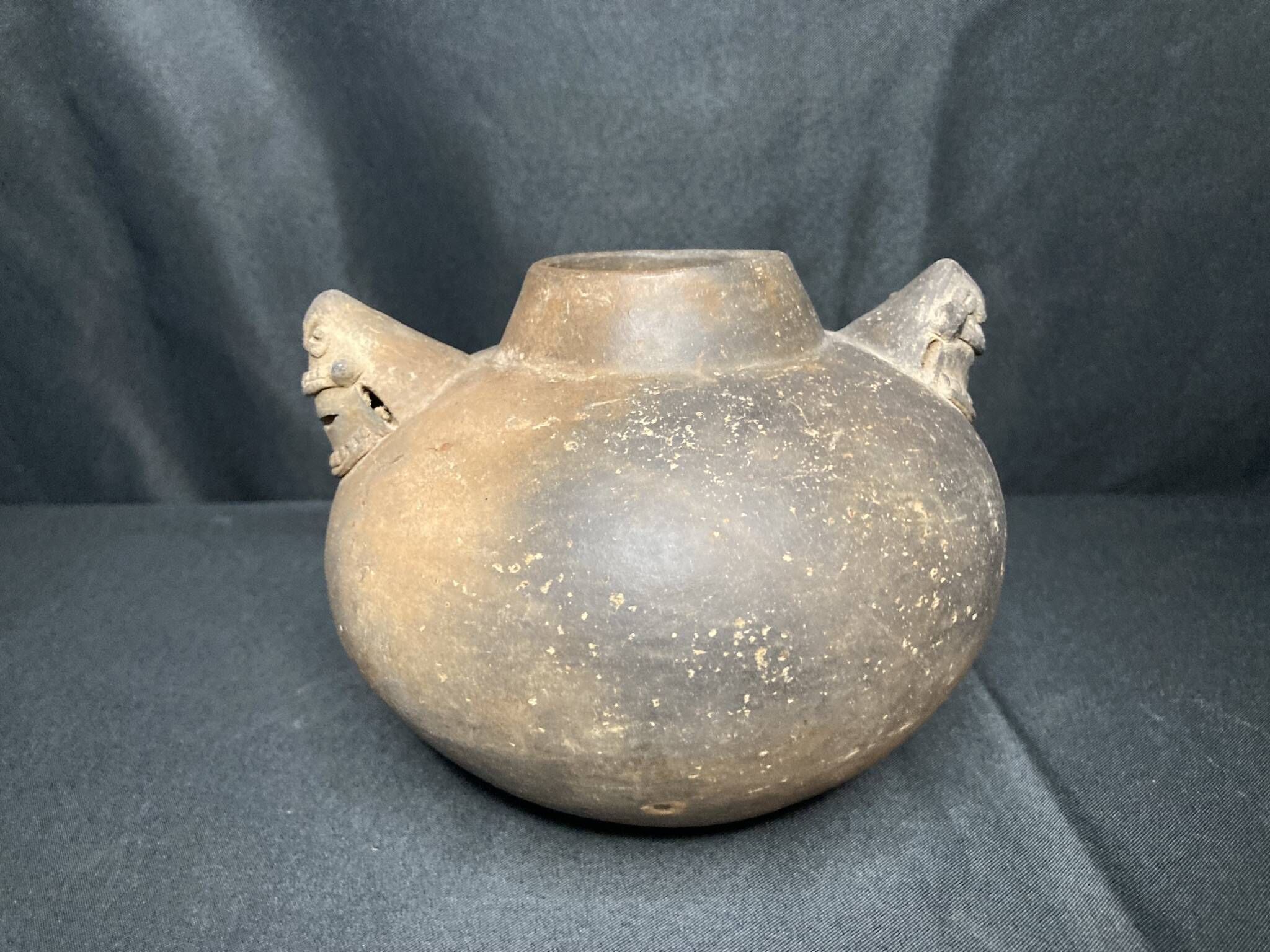 Ethnic art terracotta pot Coclé Panama early 20th century