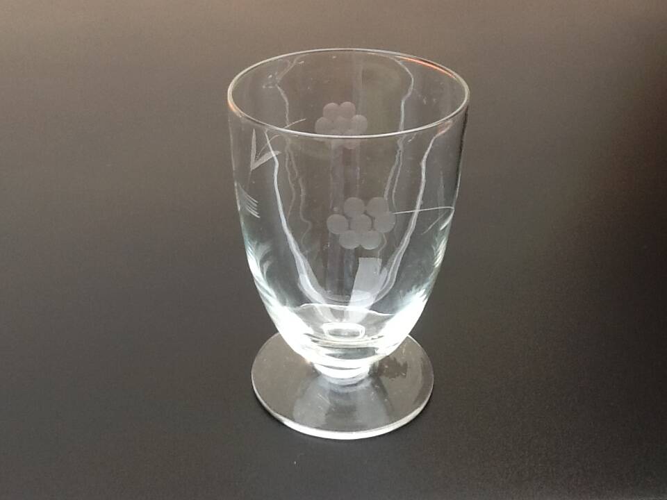 1930s 3 Glasses on pedestal Chiseled floral decoration