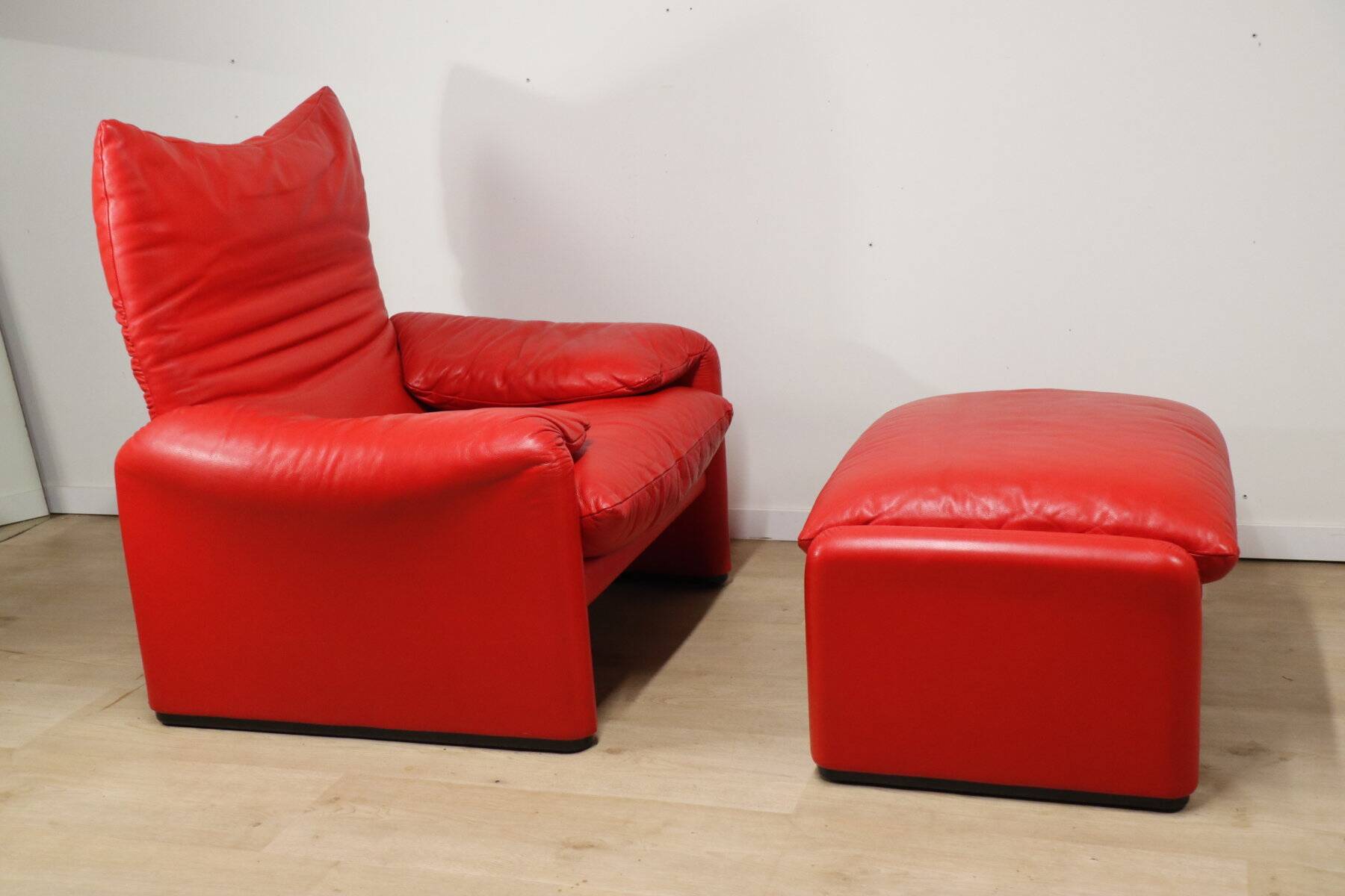 Maralunga armchair and ottoman by Vico Magistretti for Cassina