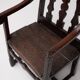 Fauteuil en chêne provincial français du XVIIIe siècle
