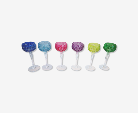 Verres à vin blanc en cristal de couleurs