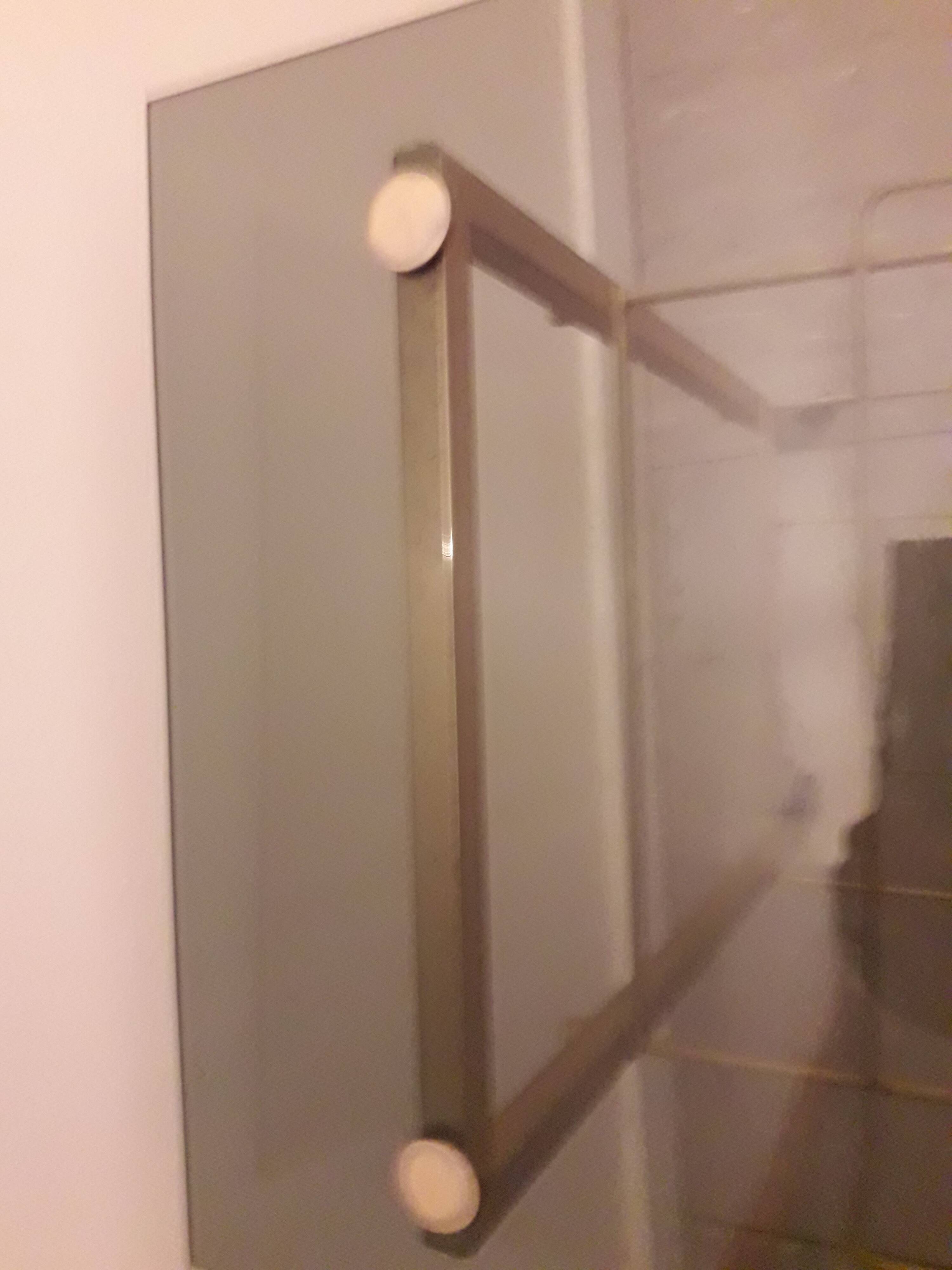 Table d'appoint pour tourne disque verre fumé et métal doré 70's