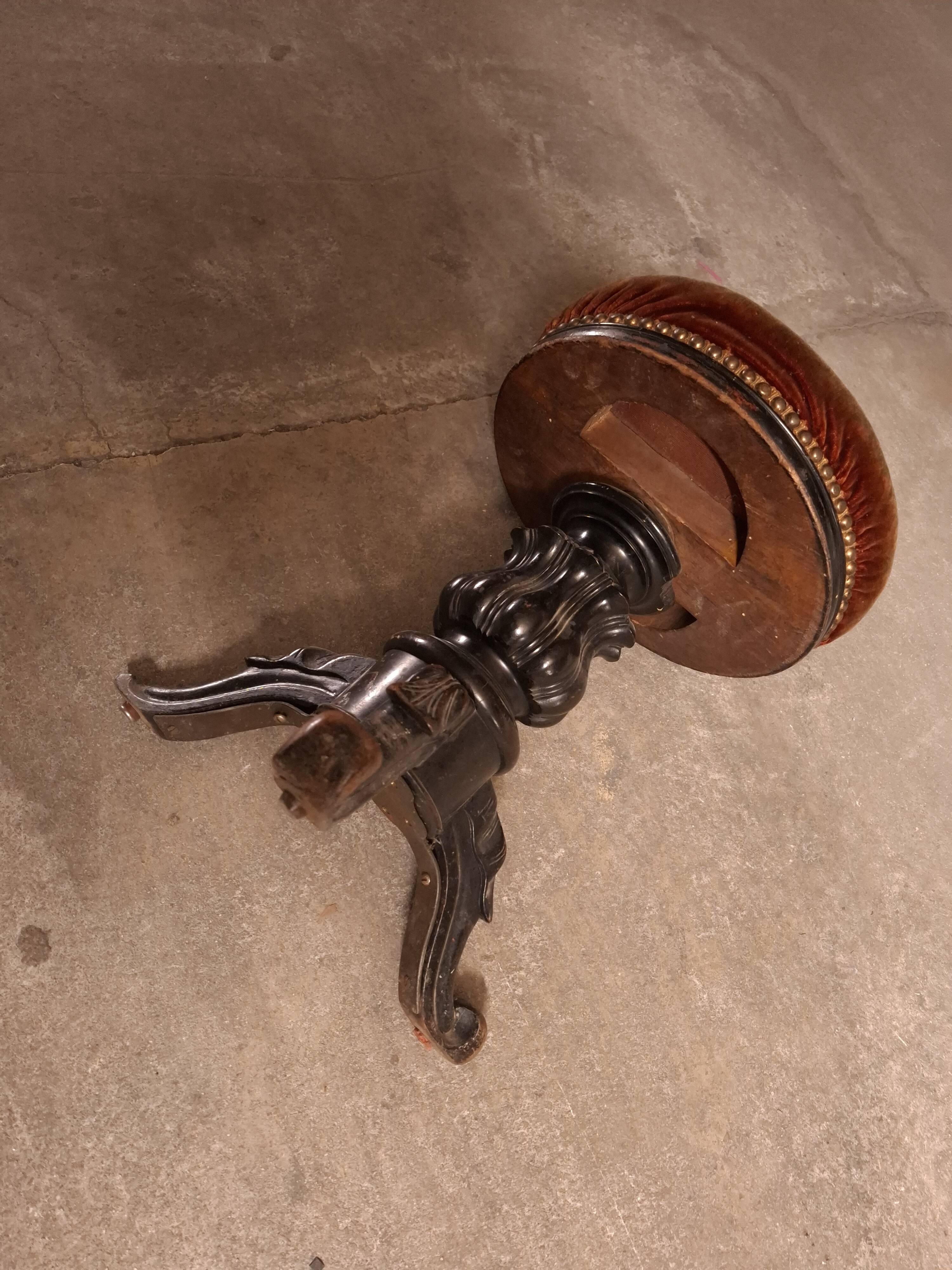 NAPOLEON III PIANO STOOL