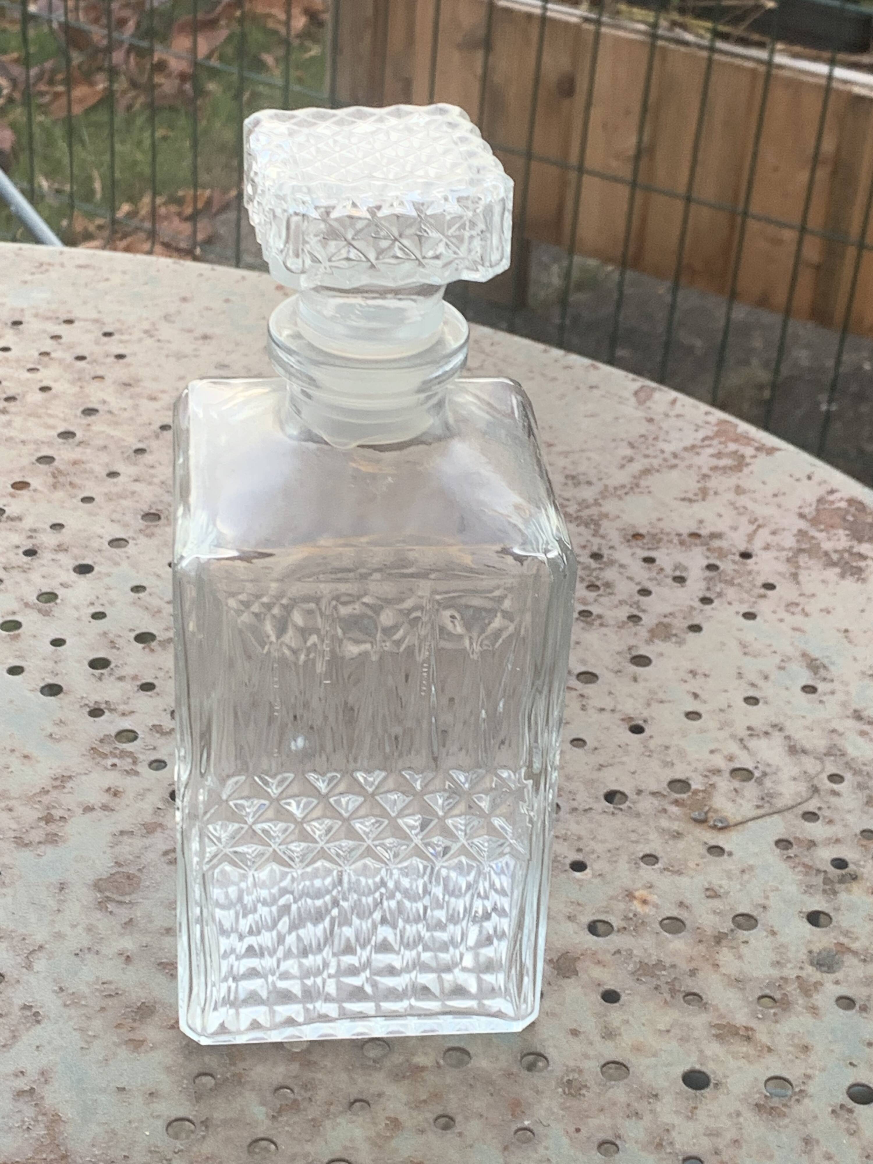 Whiskey carafe and ice bucket in transparent glass and meta handle, gilded brass, diamond pattern