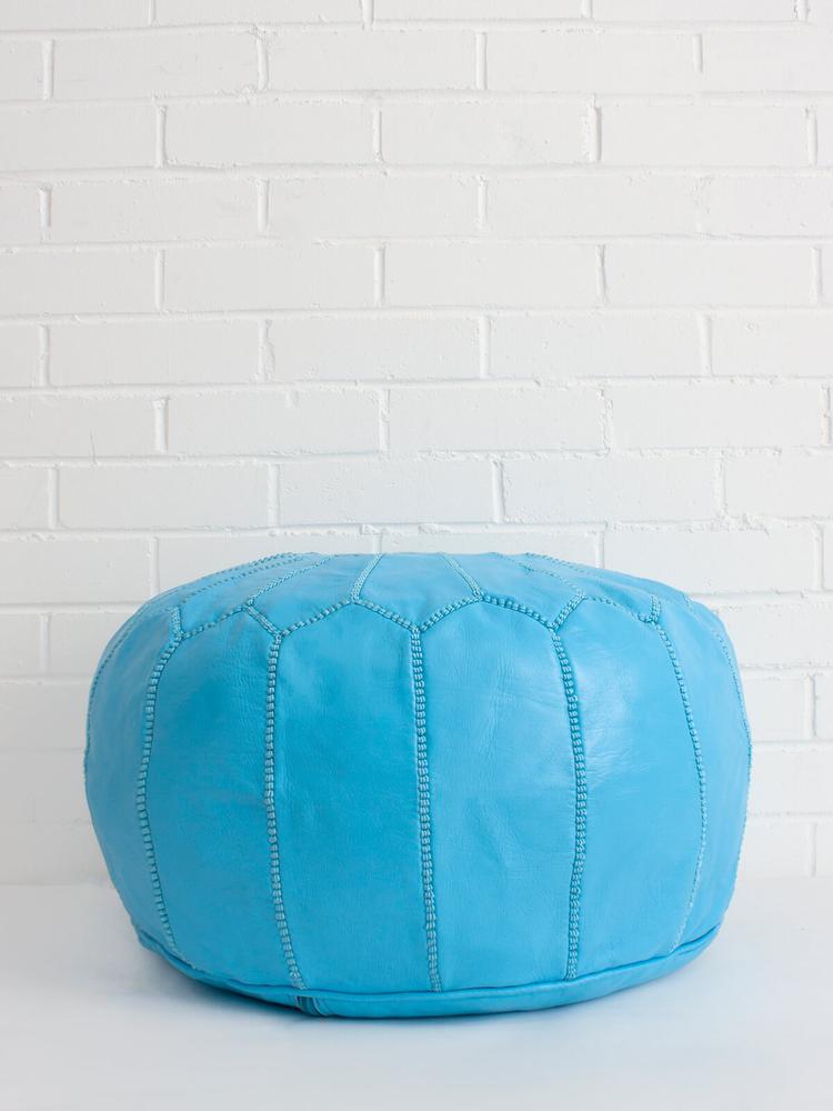 Pouf cuir bleu claire 35 cm x  55 cm