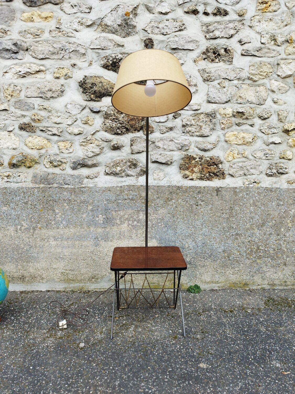 Vintage magazine rack lamp