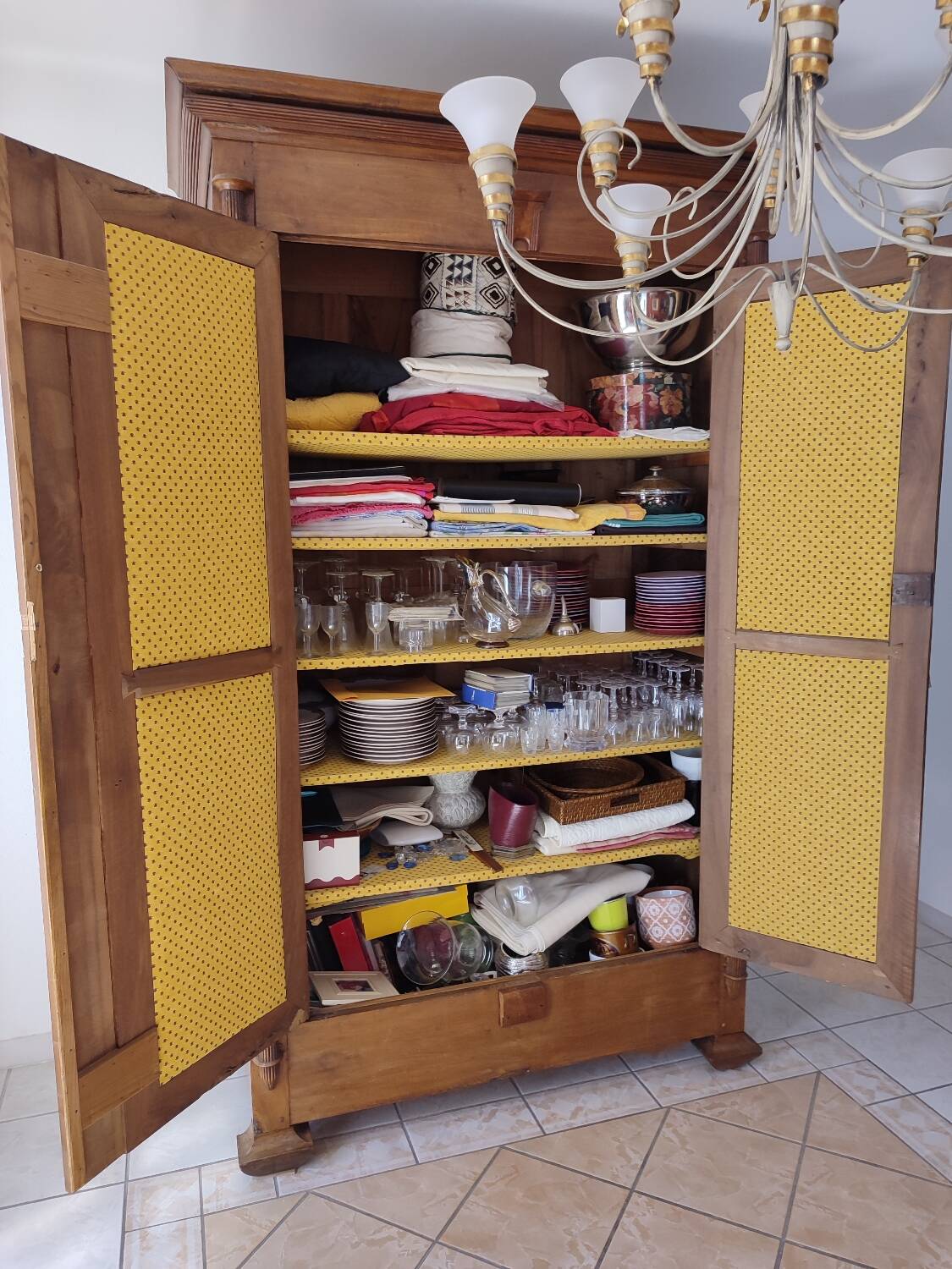 Armoire ancienne en bois
