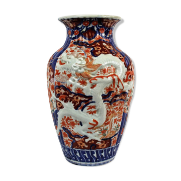 19th century Imari porcelain baluster vase with dragon relief decoration