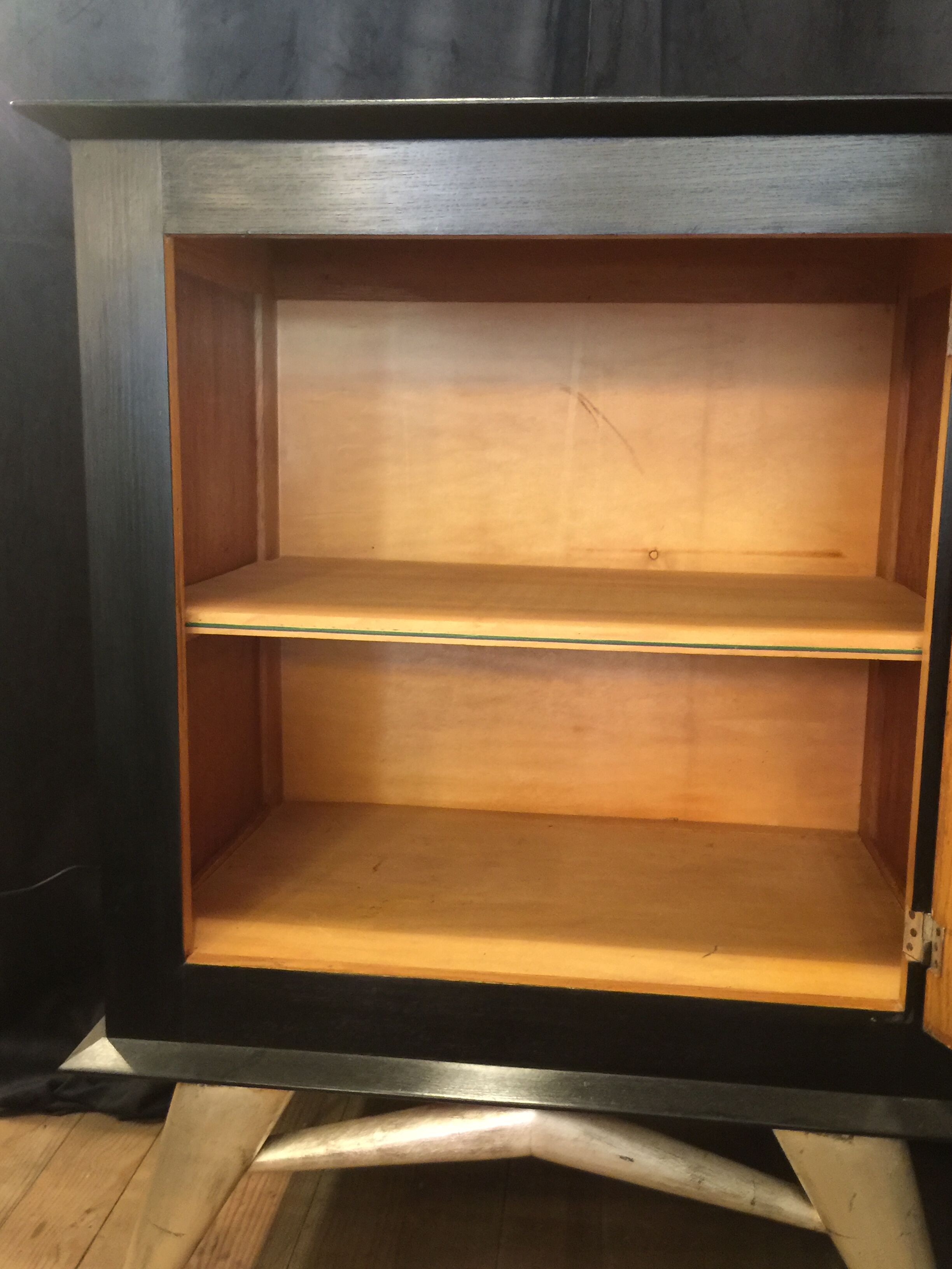 Furniture at the height of support of the 1940s