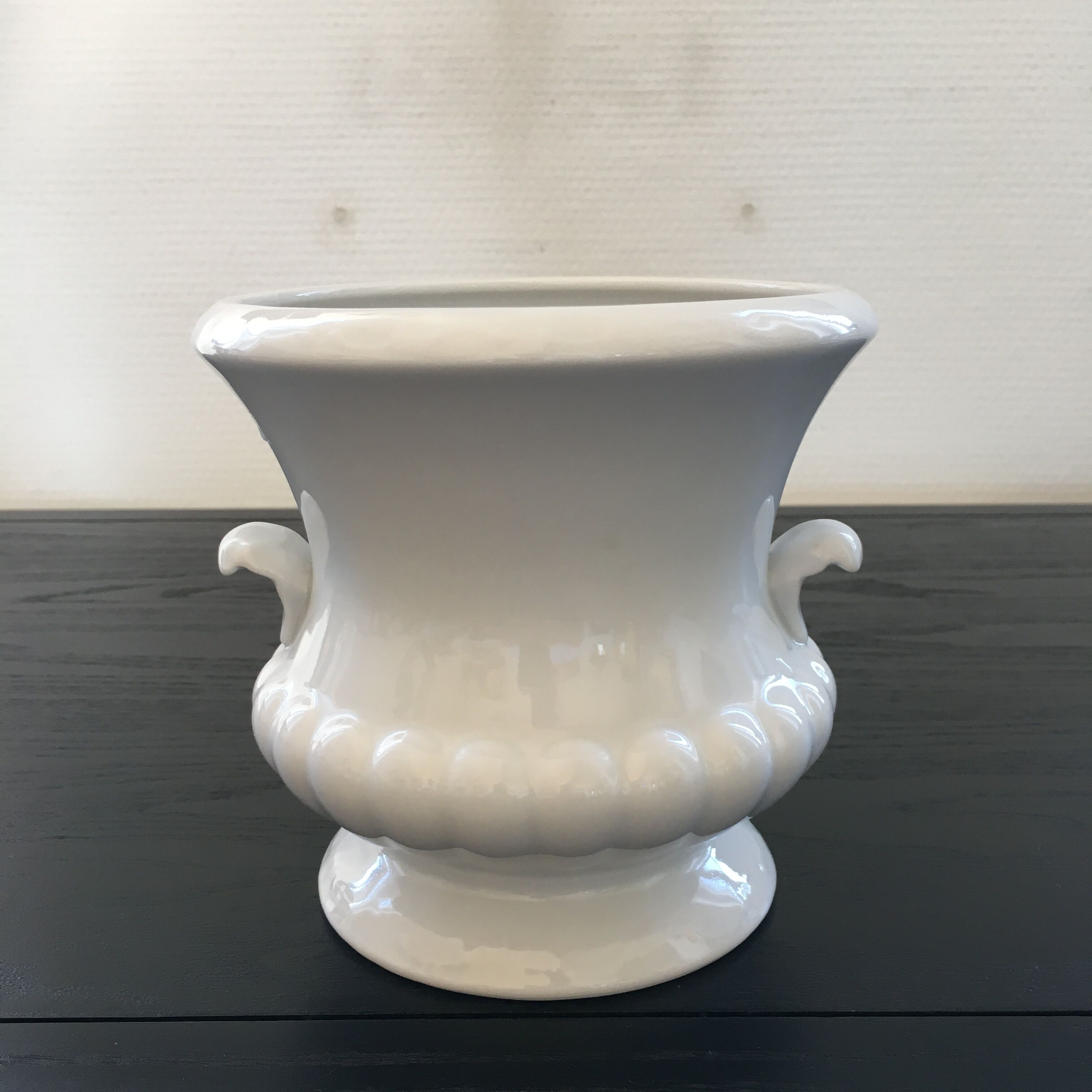 Medici style white pot cover