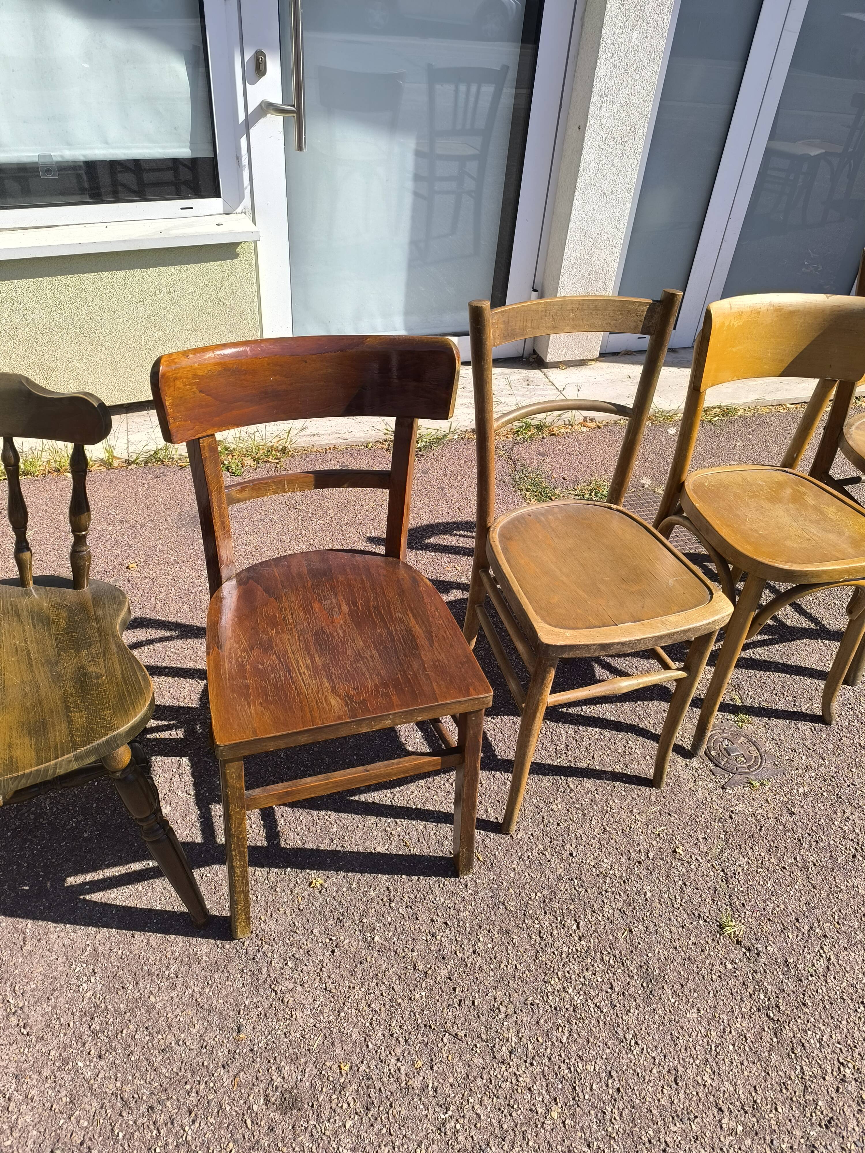 Lot de 6 chaises de bistrot dépareillées bois