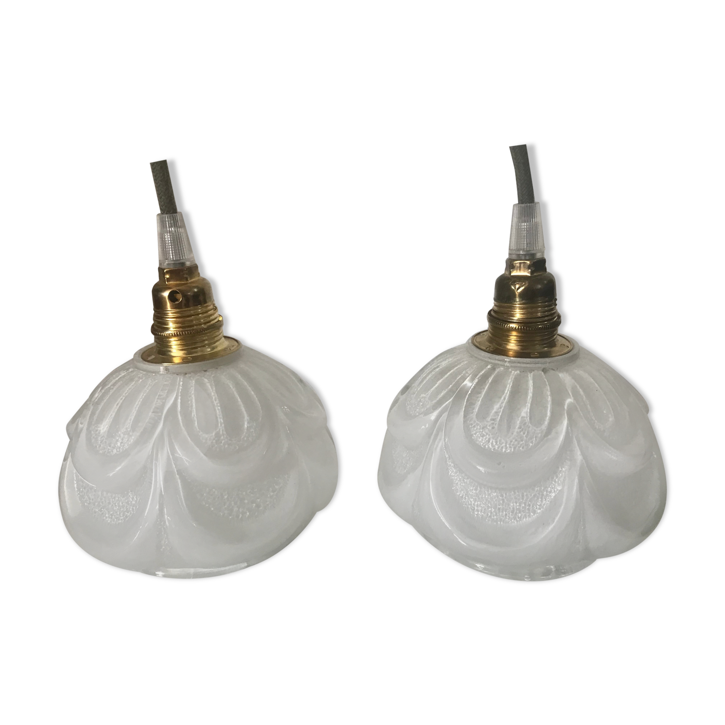 Lot of hanging lamps