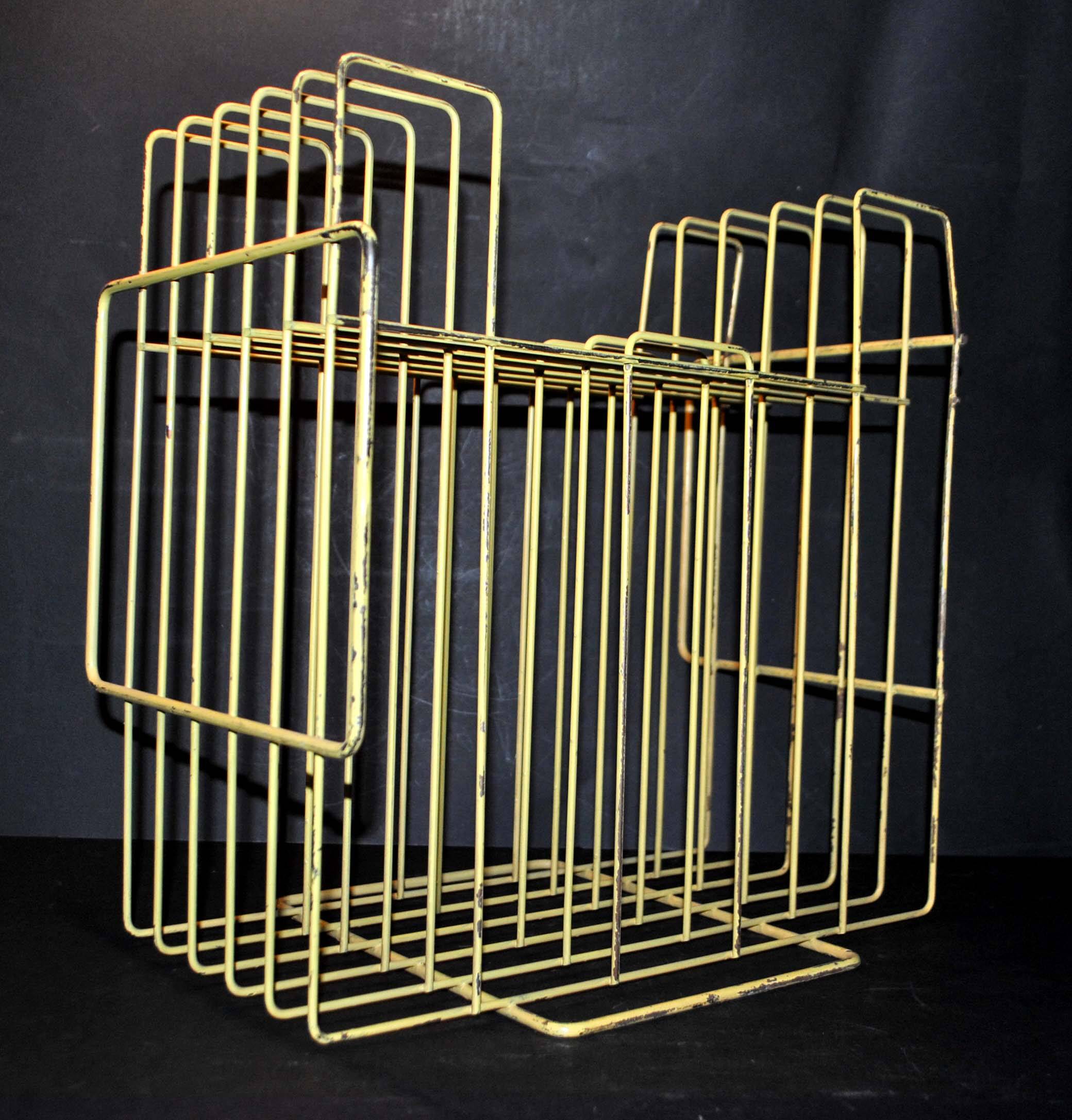 Vinyl record holder / graphic design magazines in yellow metal 1960-1970