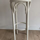 Lot de deux tabourets bistrot vintage canné blanc