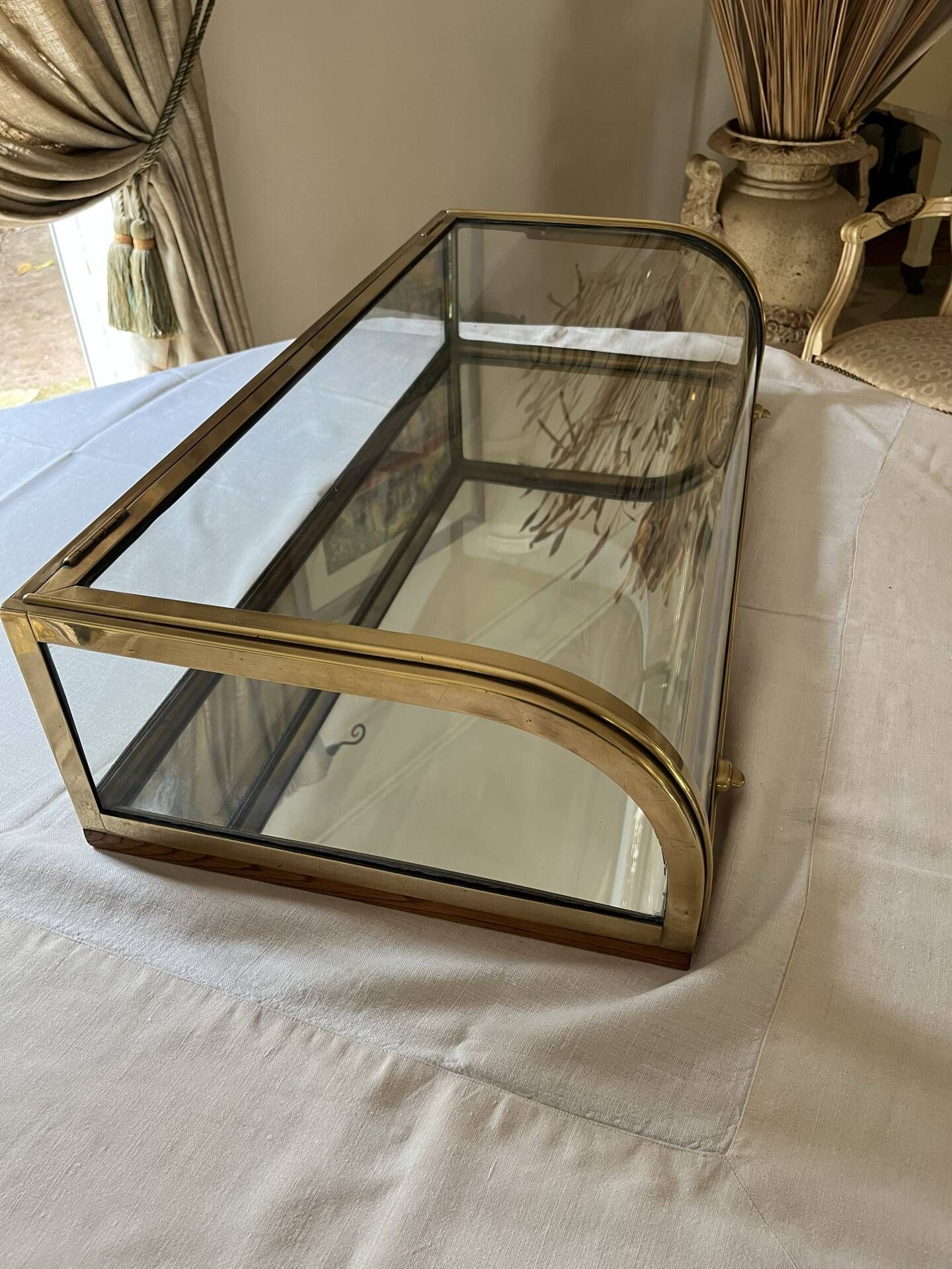 Vitrine bombé de confiseur