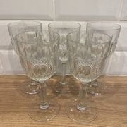 Set of 5 wine glasses