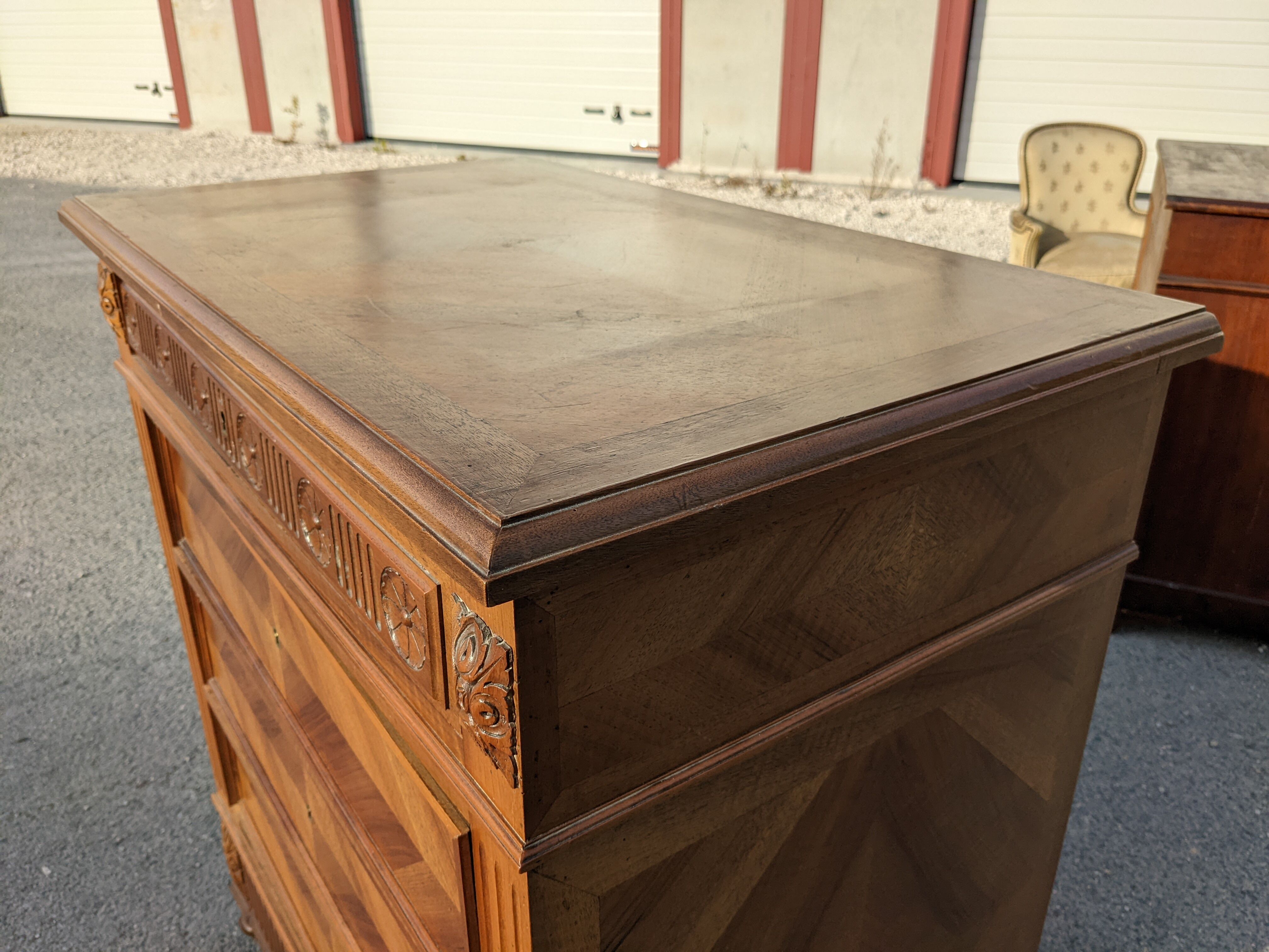 Commode style empire