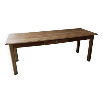Farm table