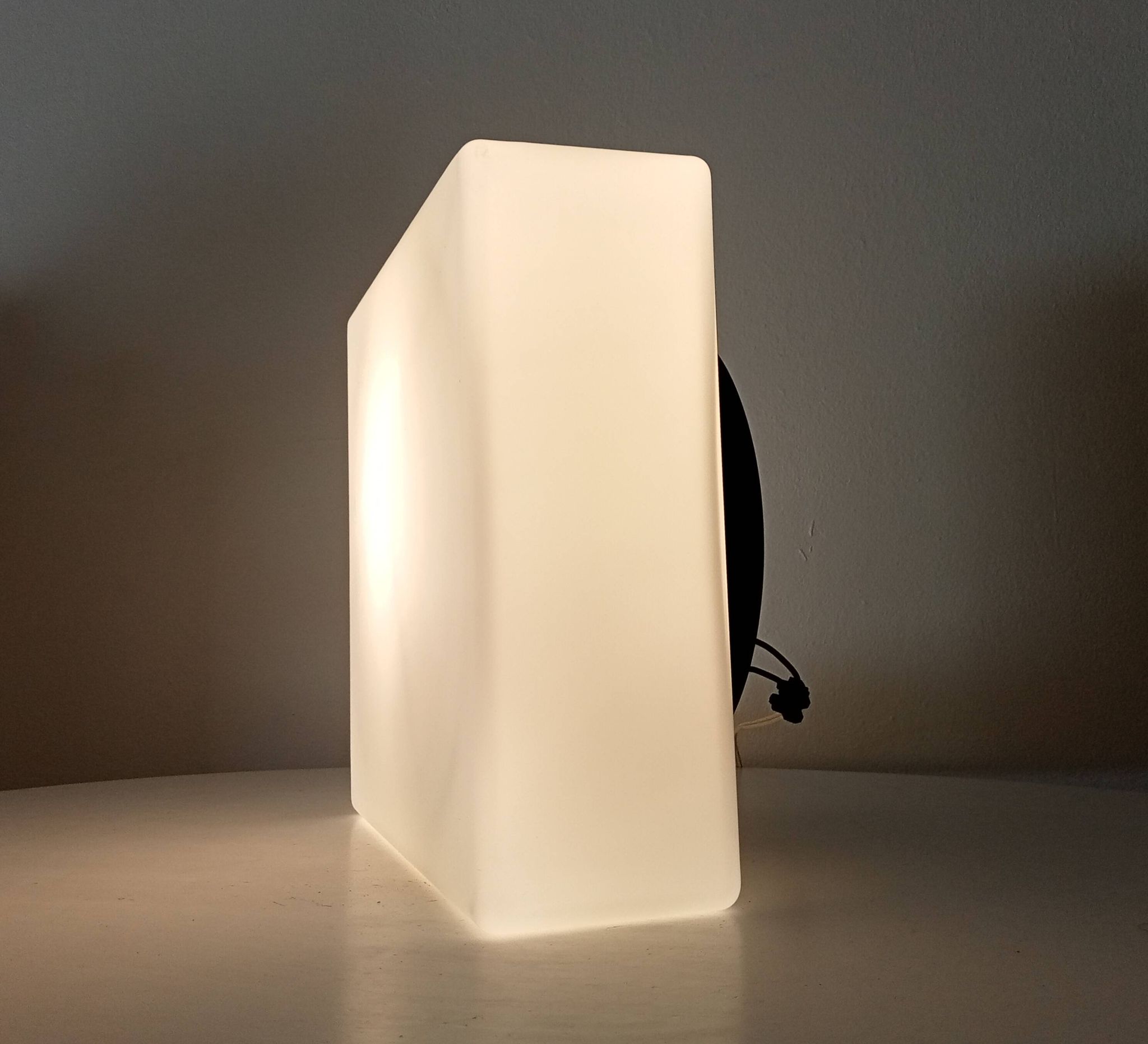 Vintage Vianne ceiling light in Opaline and Bakelite from the 60s/70s