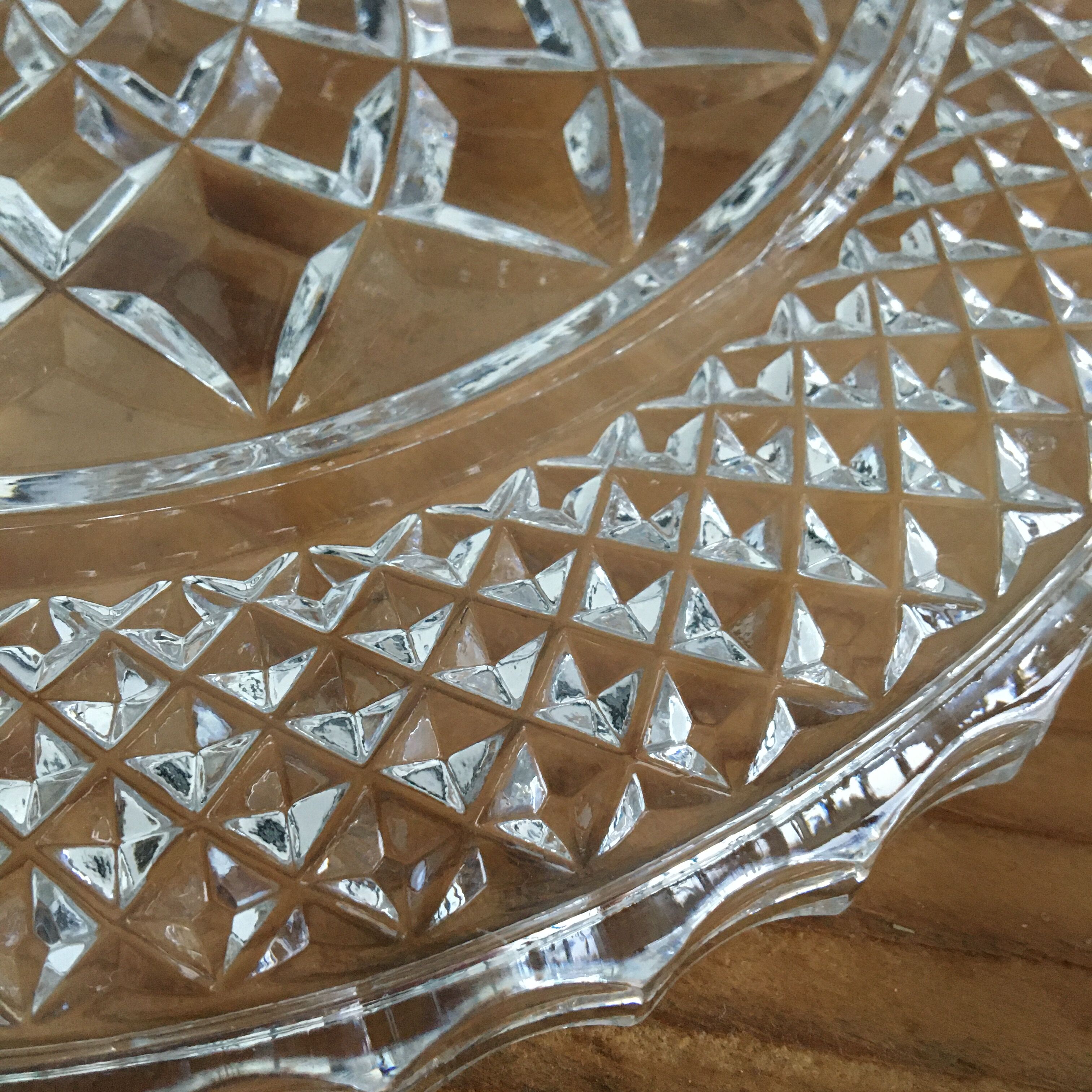 Set under dish and 2 undersized glass bottle