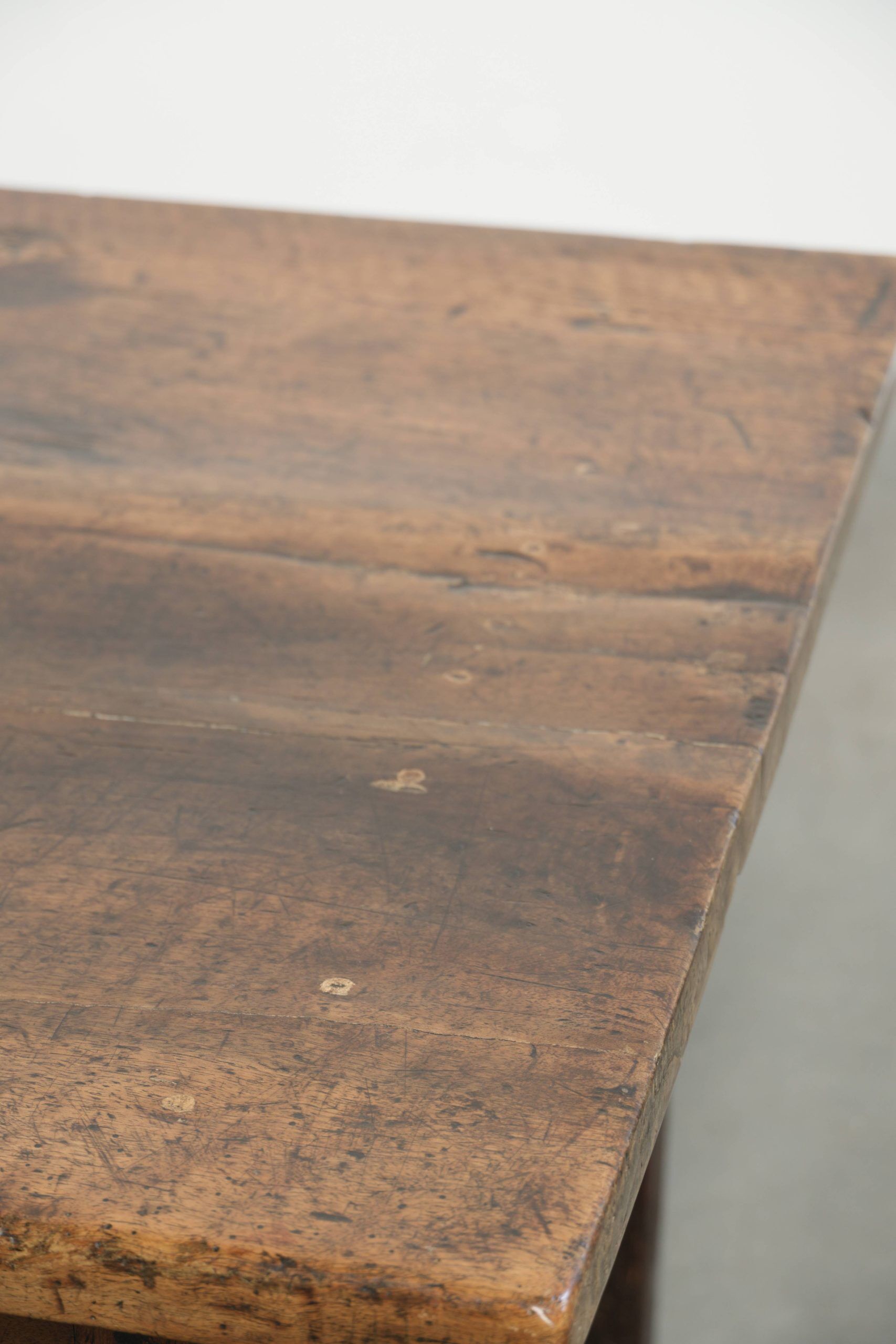 Antique walnut 18th-century Southern European coffee table with two drawers