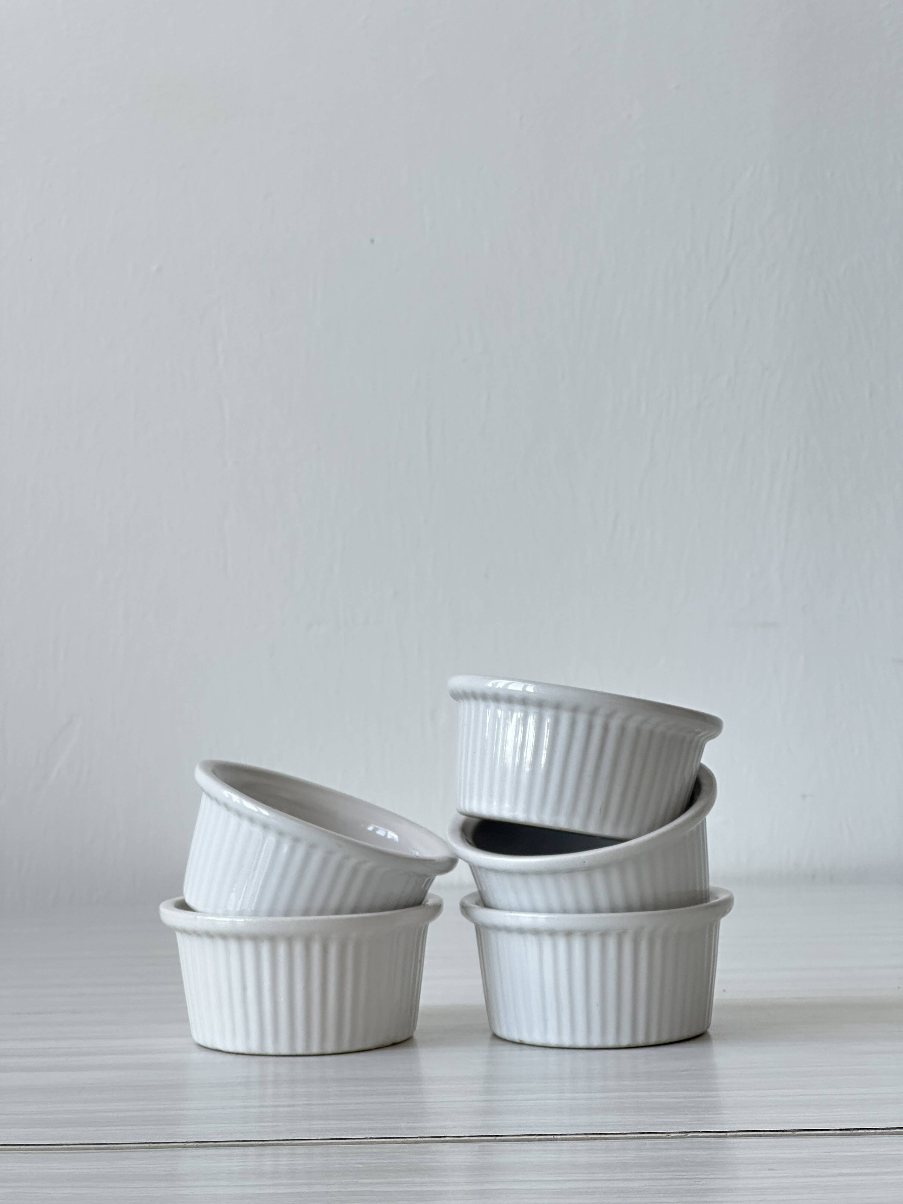 6 Ramequins Céramique En Colonne Sur Gens De Confiance