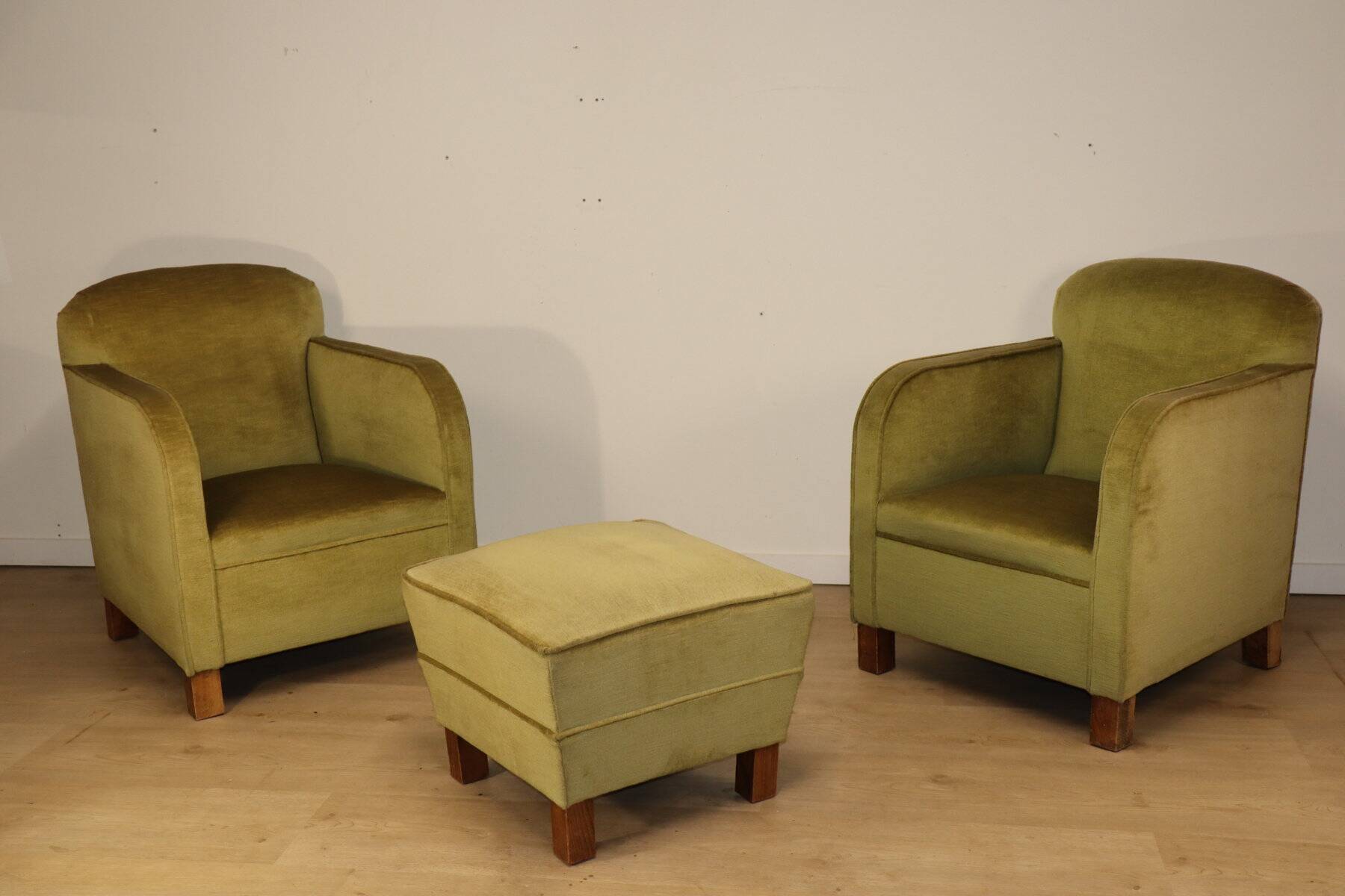 Pair of vintage velvet armchairs with footrest - 1950s