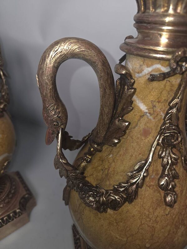 Paire de Cassolettes XIXe Napoléon III en marbre et bronze
